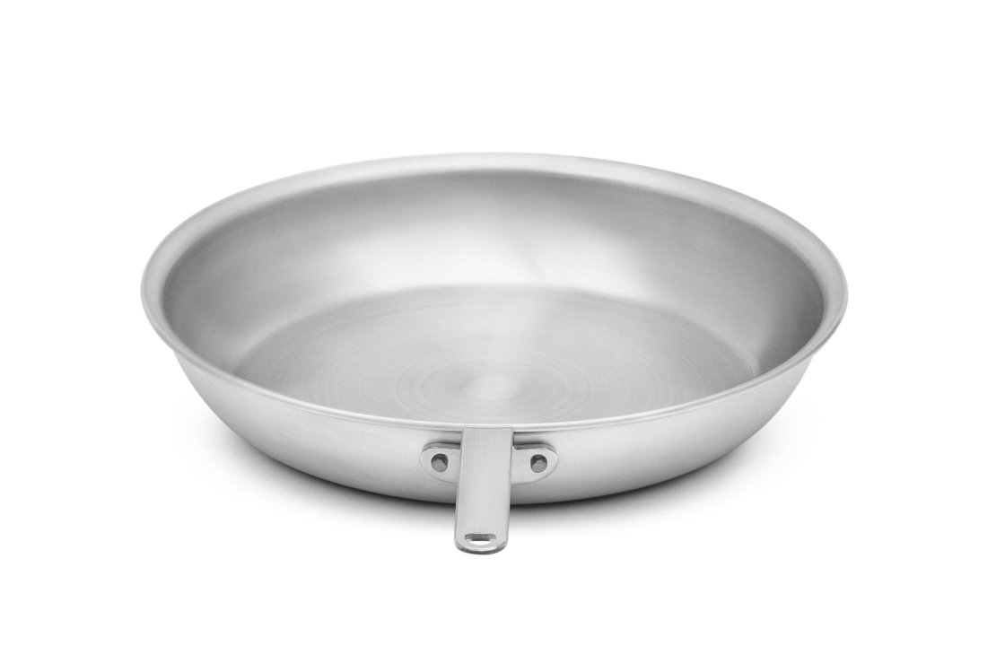14-inch Wear-Ever® aluminum fry pan with natural finish and plated handle