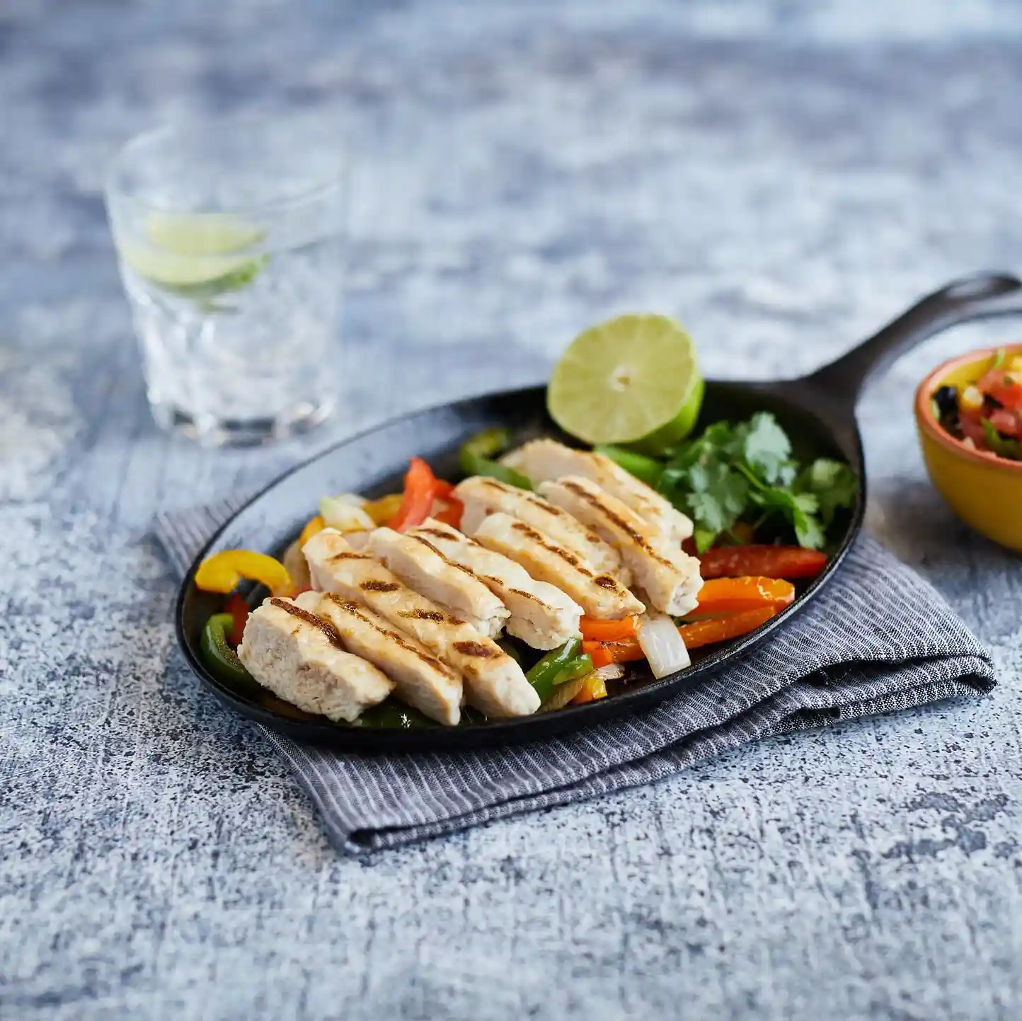 Tyson Red Label® Fully Cooked Unbreaded Grilled Chicken Breast Strips, Large  https://images.salsify.com/image/upload/s--kqd_hNlg--/q_25/dcoxeax7nni6qm3wgwbp.webp