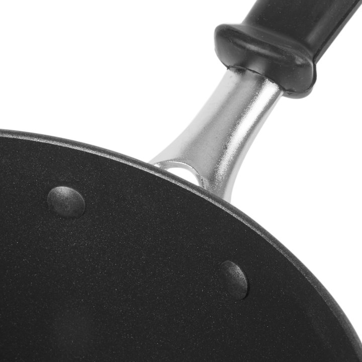 4 ½-quart Wear-Ever® tapered aluminum saucepan in Steel Coat x3™ nonstick coating with silicone TriVent™ handle