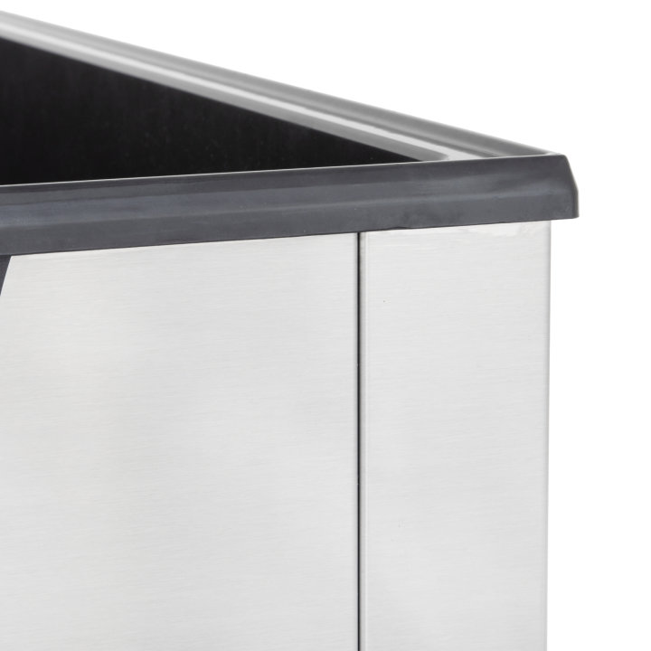 Four-third-size 120-volt Cayenne® model T43R Heat 'N Serve countertop rethermalizer