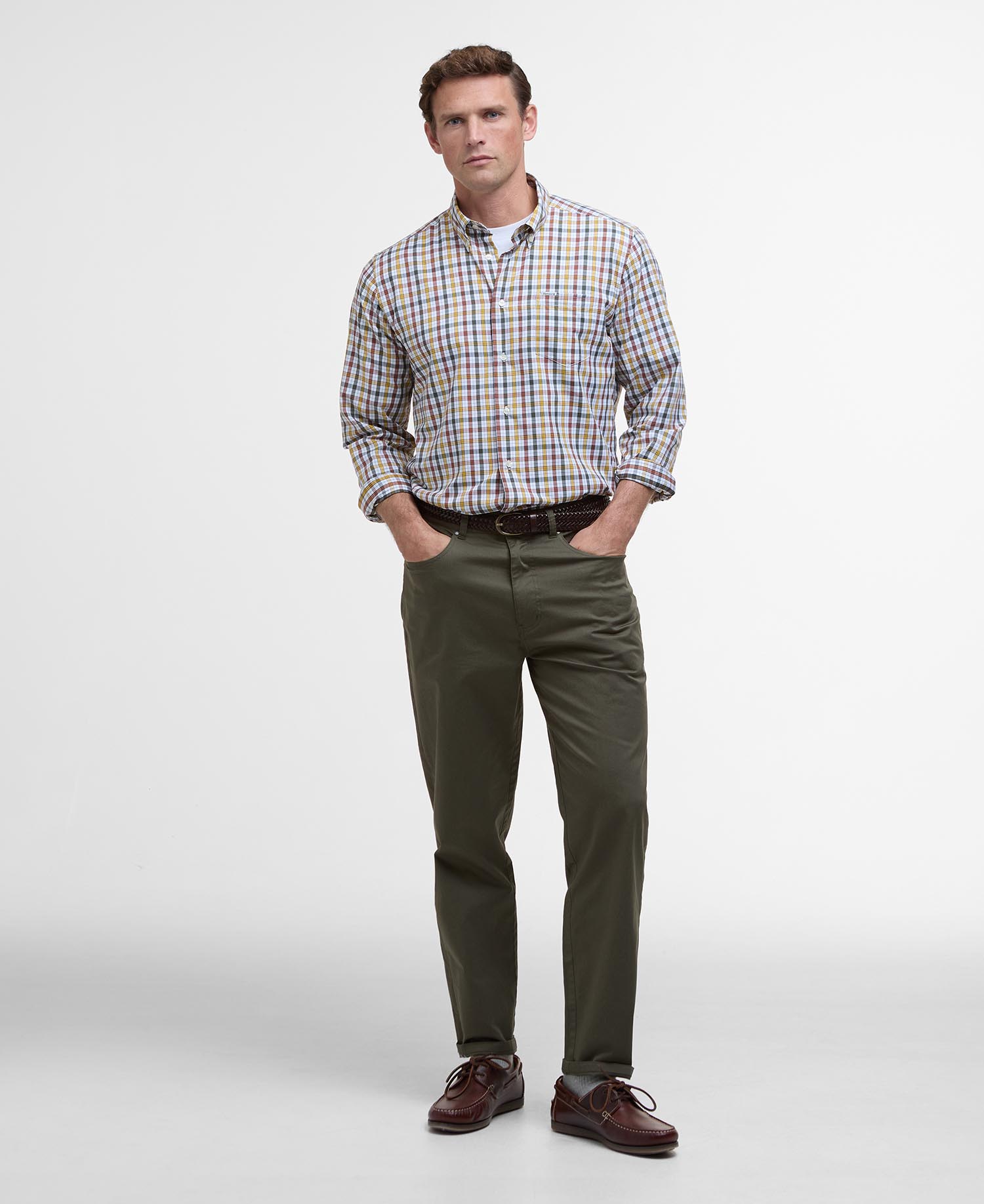 Pantaloni chino con vestibilità regular, leggeri ed elasticizzati image number 0