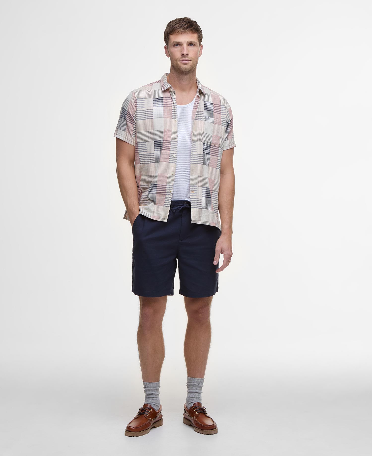 Shorts in cotone e lino con vestibilità comoda image number 0