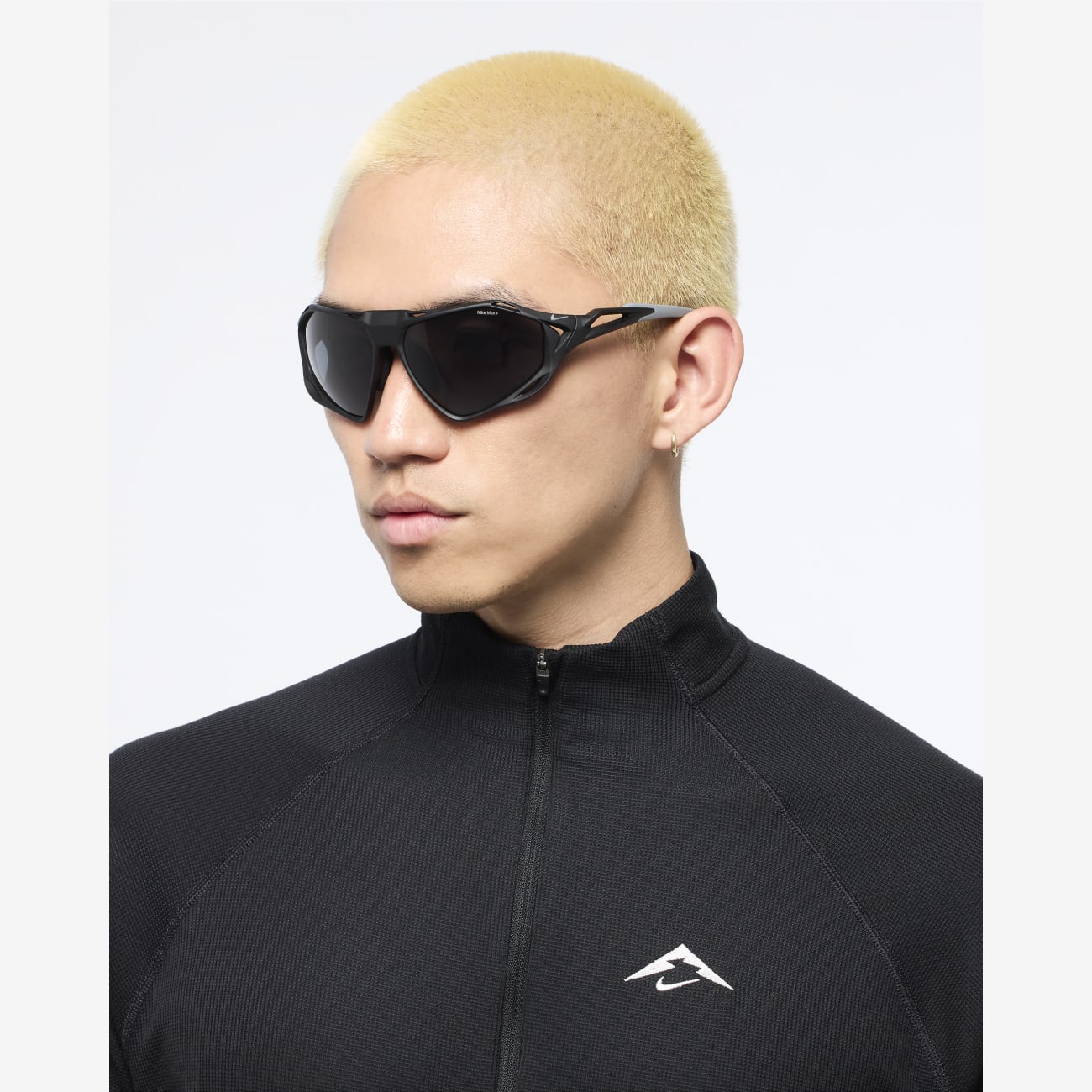 Nike Zeus Rise Lifestyle Image 2