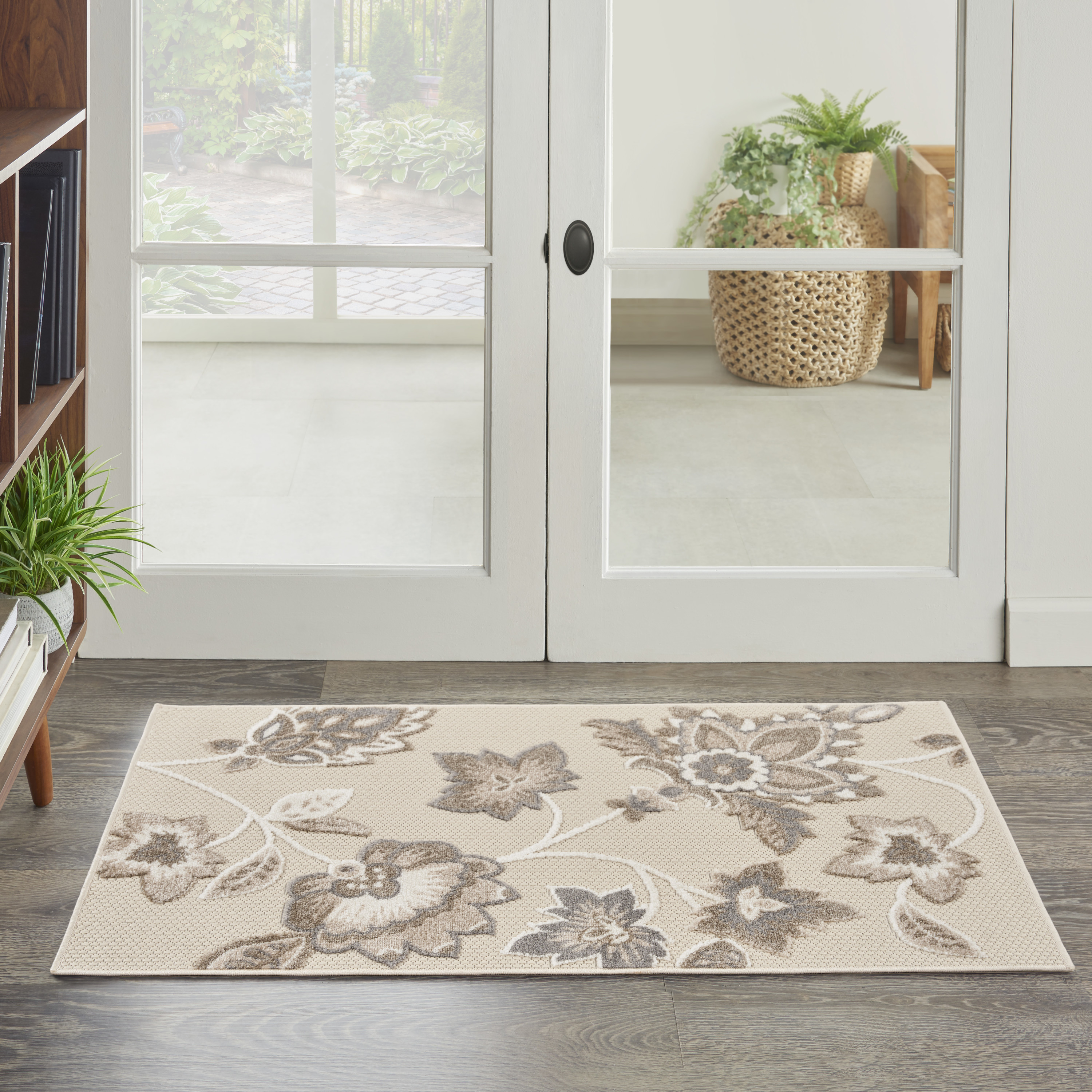 Nourison Aloha 2'8" x 4' Beige Farmhouse Rug