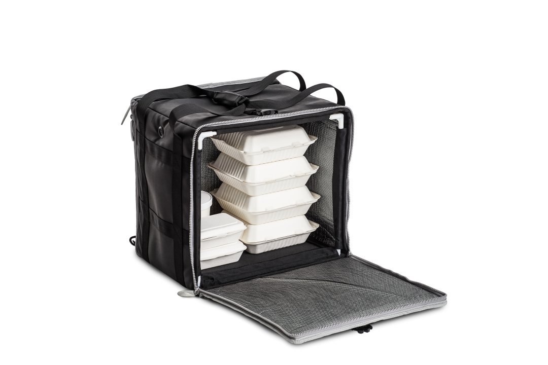 5-Series backpack delivery bag with integrated frame, heat pad and 120-volt power cord