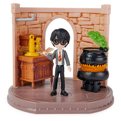 Wizarding World Harry Potter, Magical Minis Potions Classroom with Exclusive Harry Potter Figure and Accessories, Kids Toys for Ages 5 and up