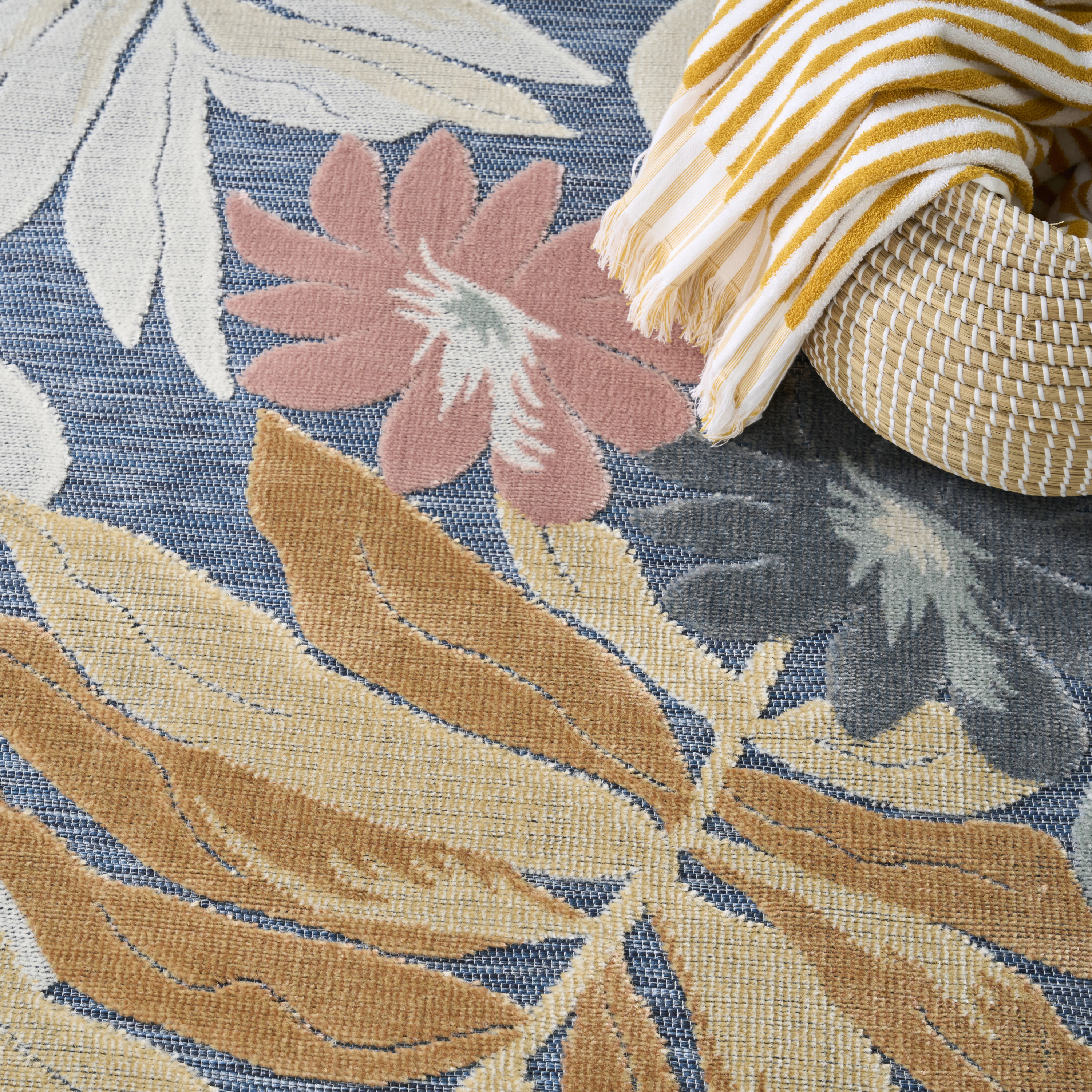 Nourison Suncoast 5'3" x 7'3" Denim Multicolor Tropical Rug