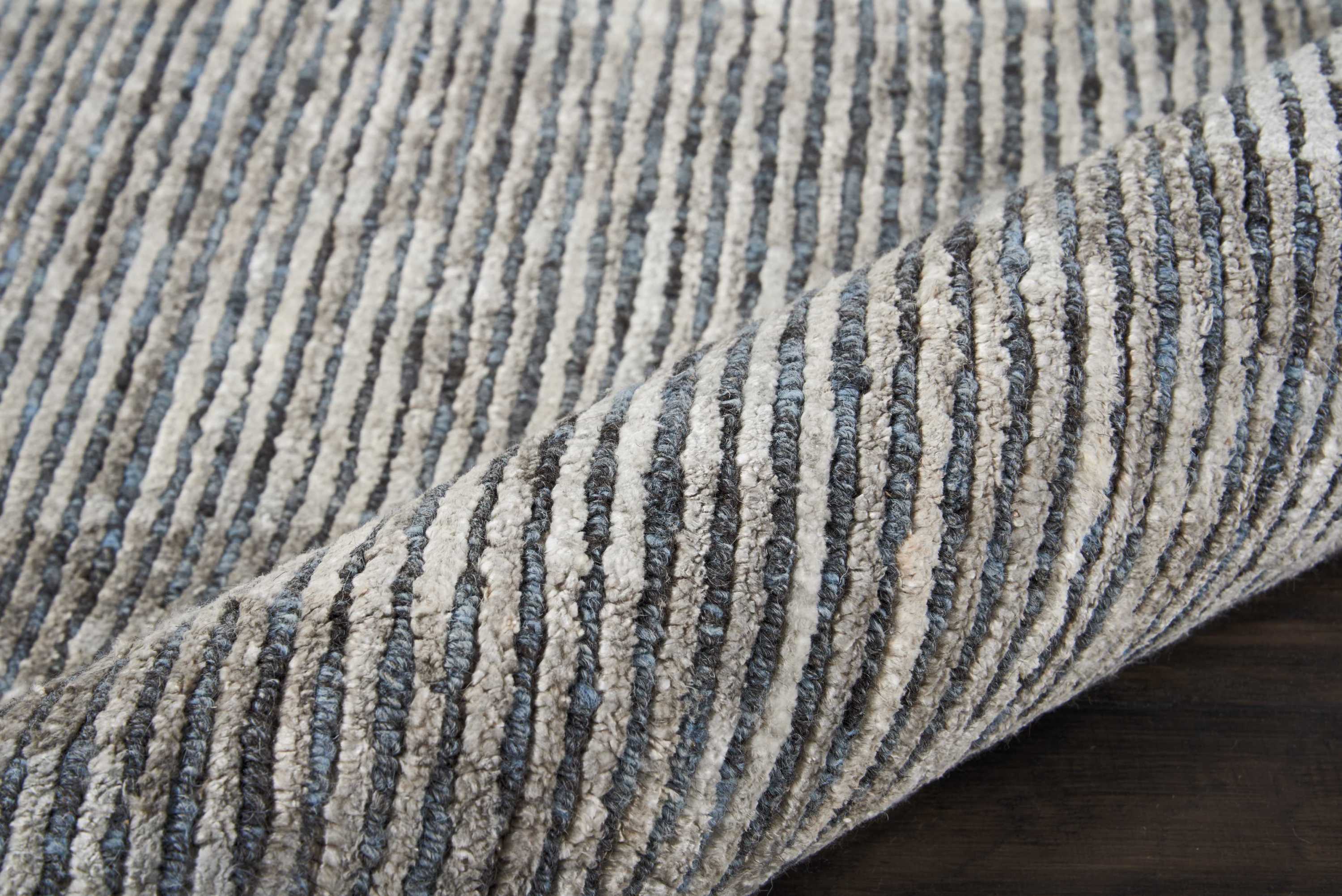Nourison Ellora 2' x 3' Slate Modern Indoor Rug