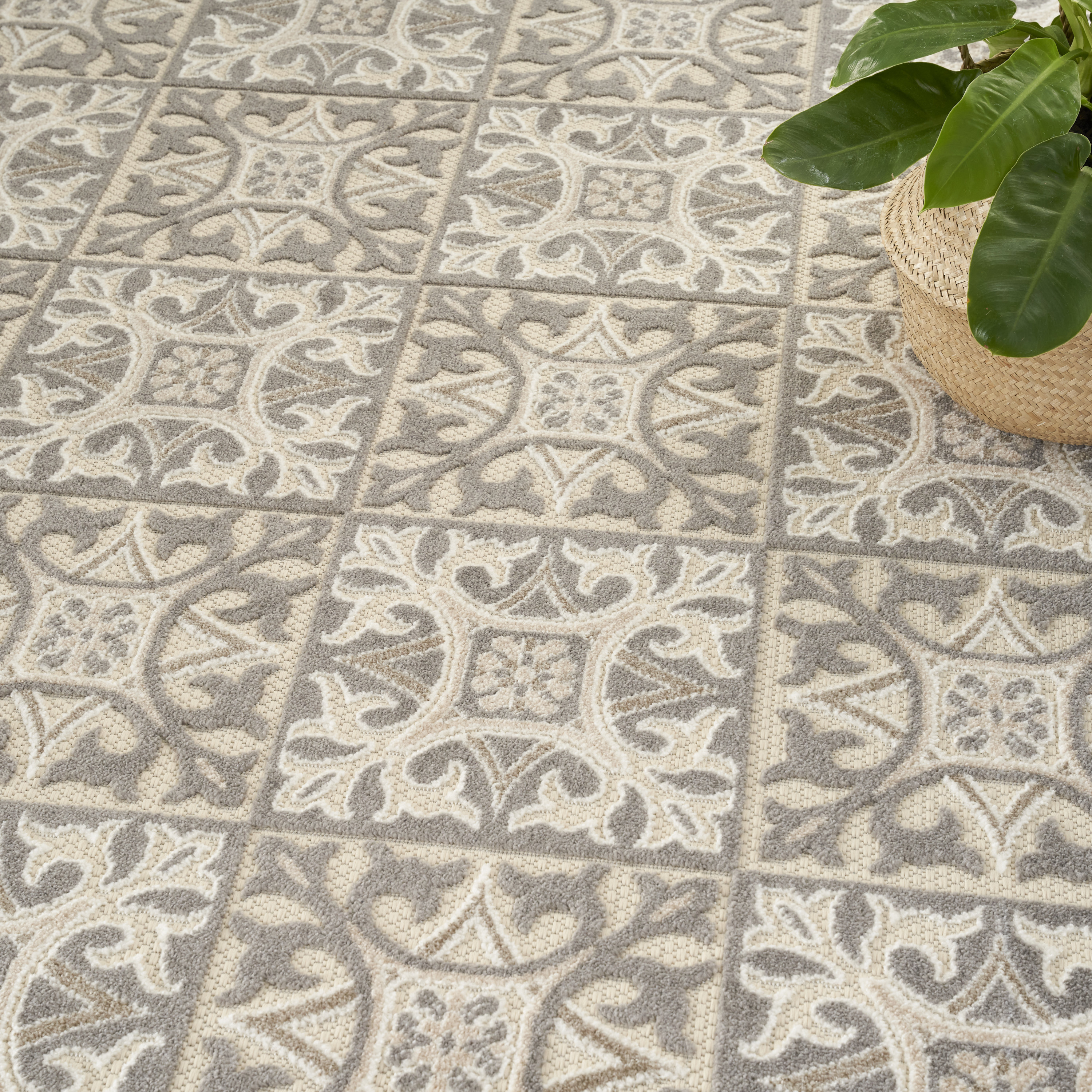 Nourison Aloha 6' x 9' Ivory Grey Contemporary Rug