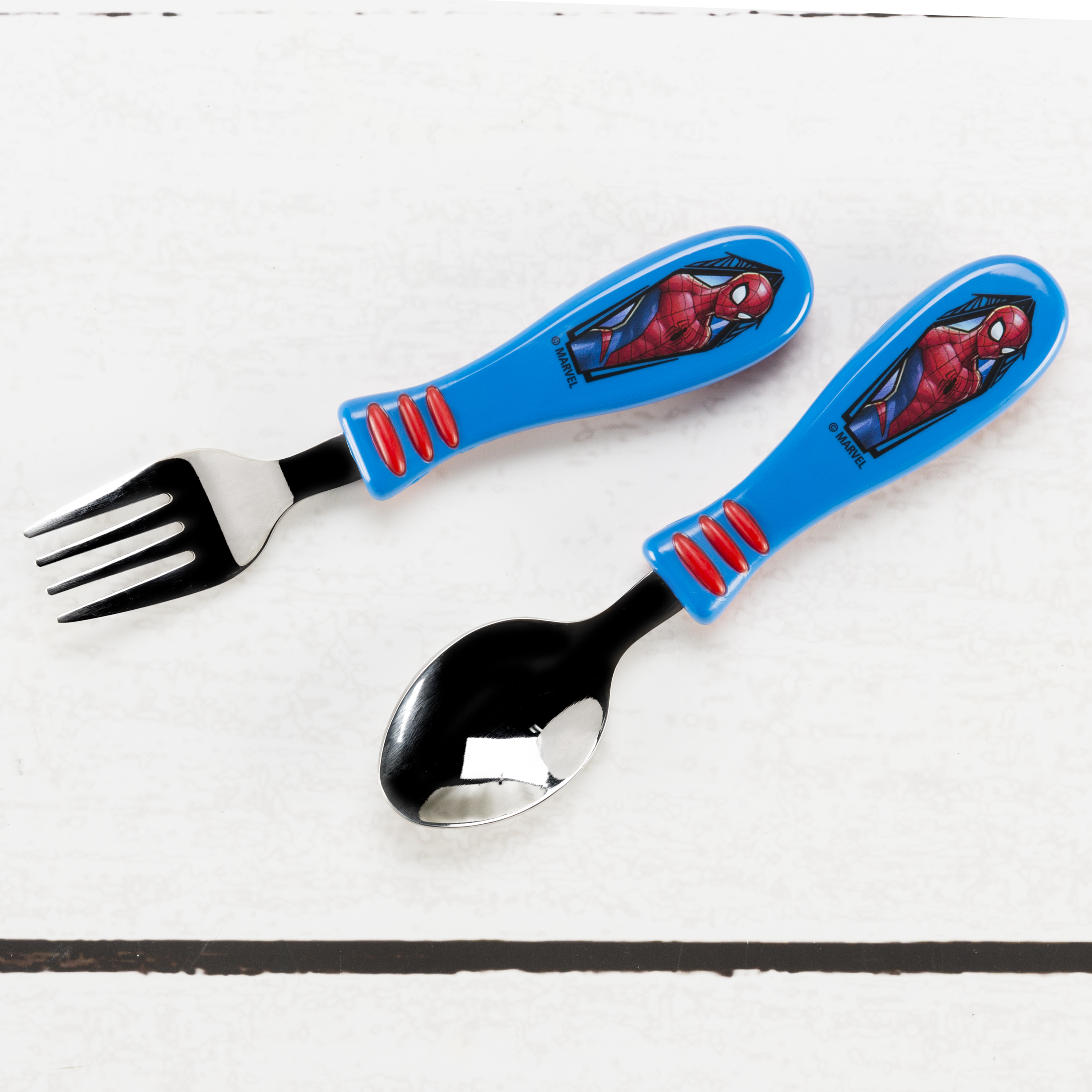 Marvel Comics Kids Dinnerware Set, Spider-Man, 3-piece set slideshow image 3 Marvel Comics Kids Dinnerware Set, Spider-Man, 3-piece set slideshow image 3