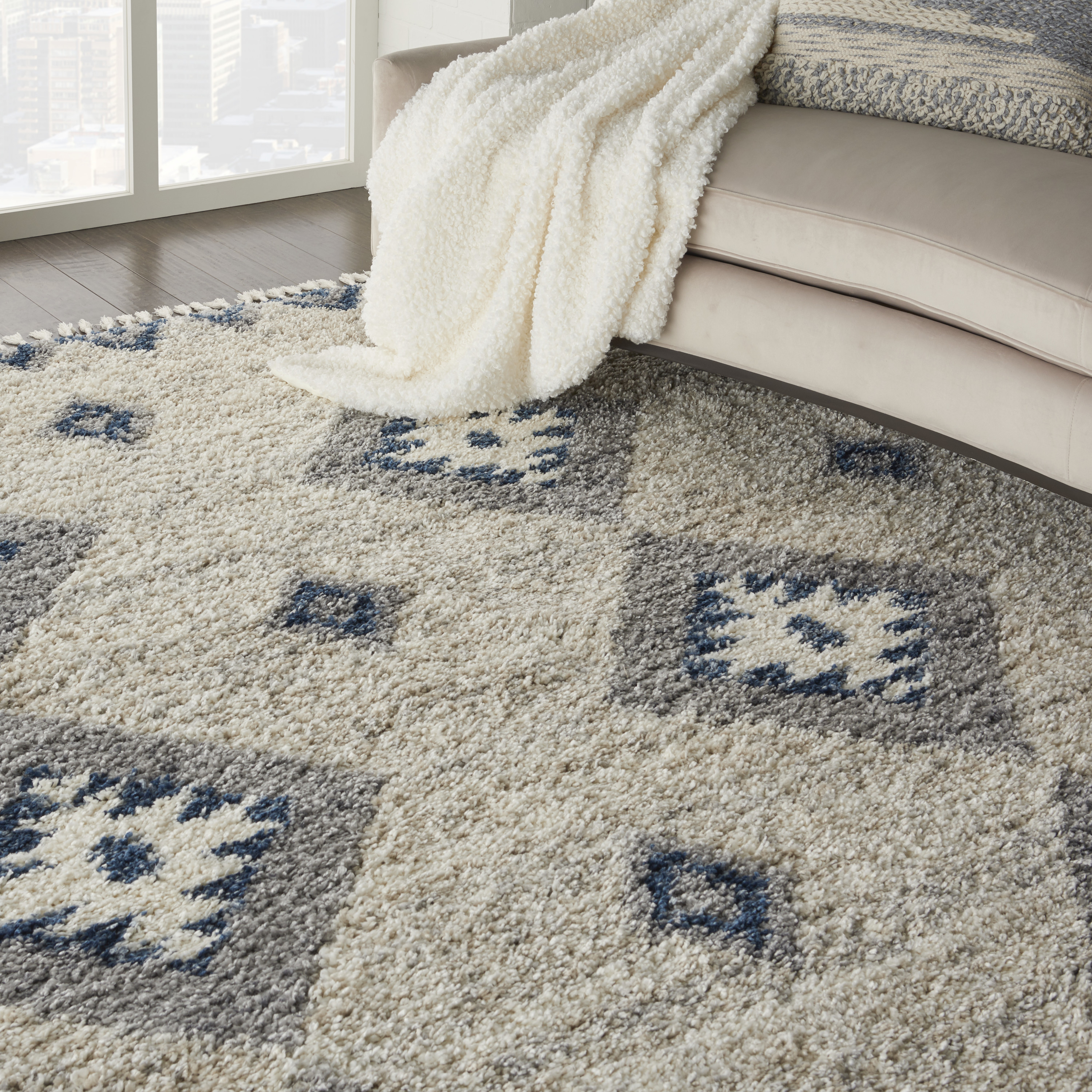 Nourison Oslo Shag 7'10" x 10'6" Ivory/Blue Shag Indoor Rug
