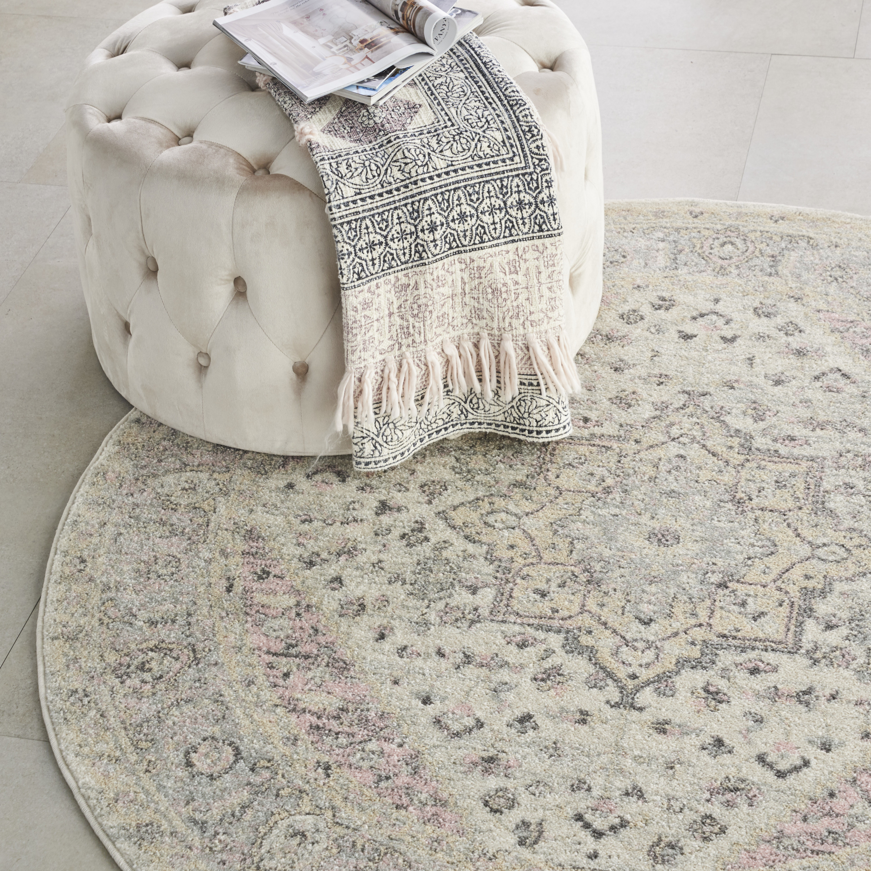 Nourison Tranquil 5'3" x Round Ivory Pink Vintage Indoor Rug