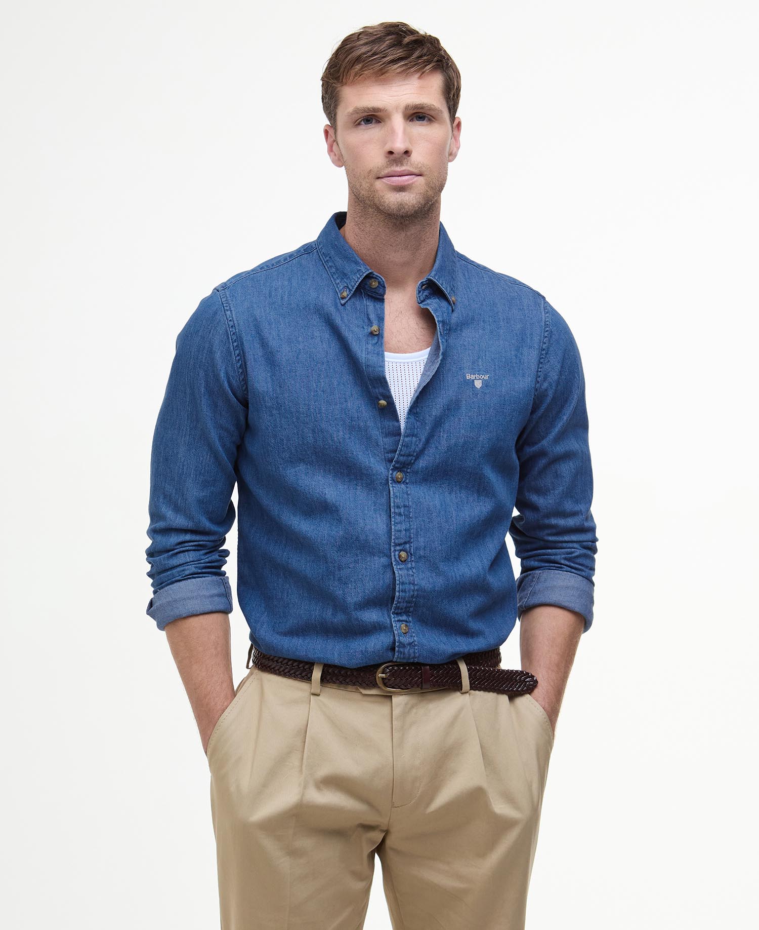 Camicia a maniche lunghe leggermente aderente con stemma in denim image number 0