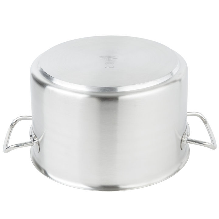 7-quart Intrigue® stainless steel sauce pot in mirror finish