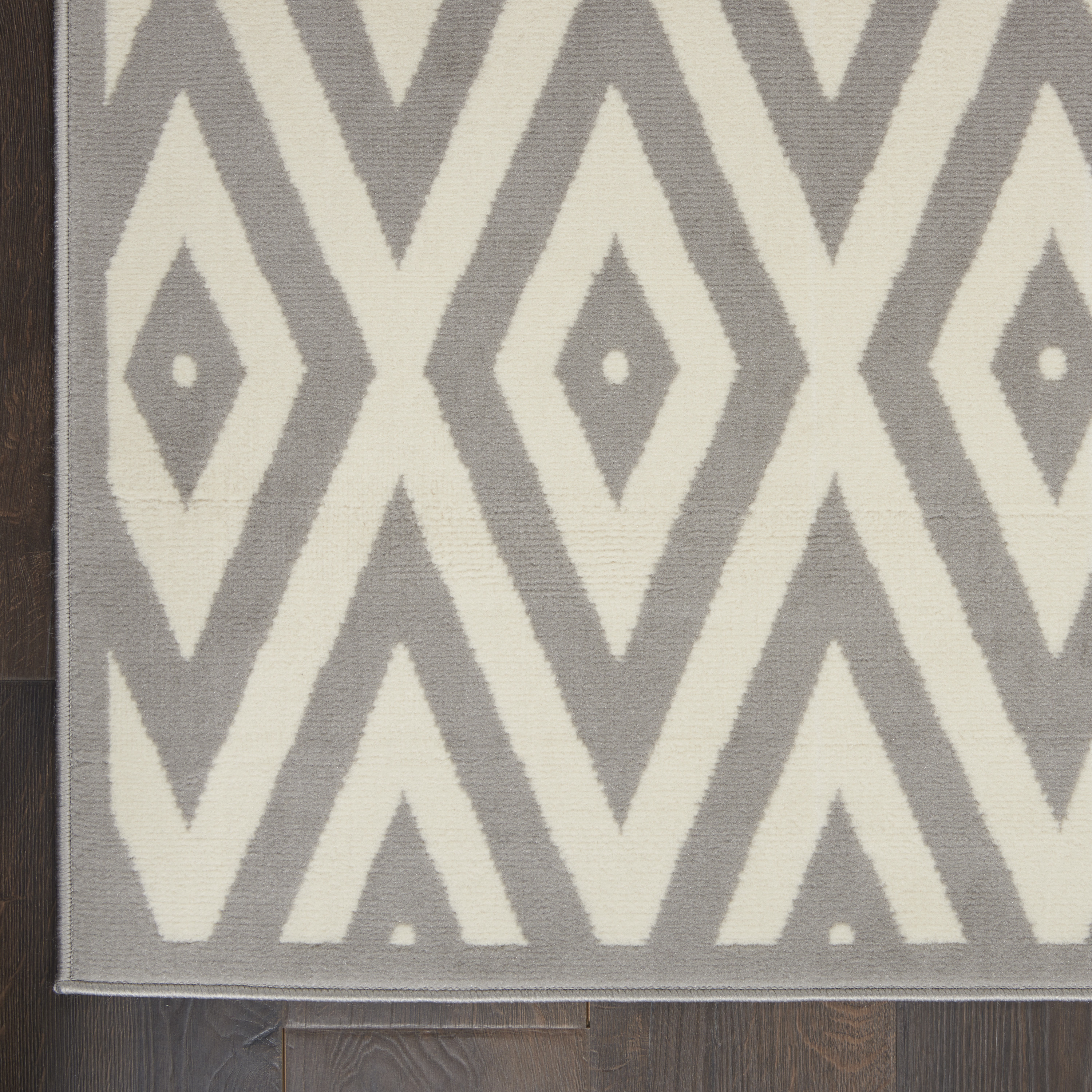 Nourison Grafix 2'3" x 7'6" White Grey Mid-Century Modern Indoor Rug