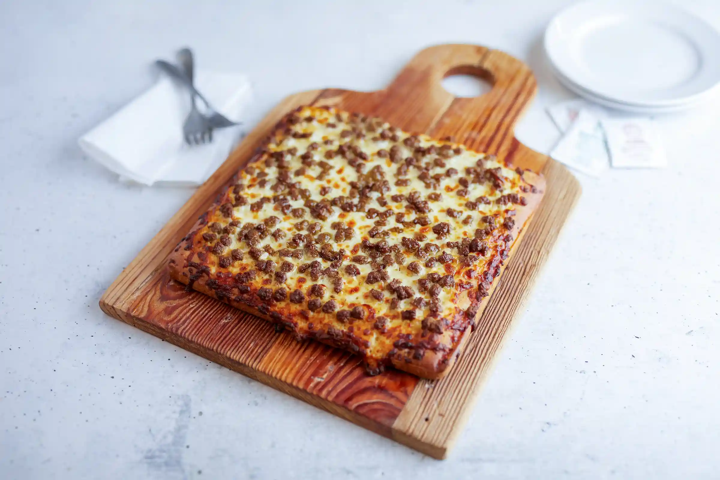 Hillshire Farm® Cooked Pizza Topping, Made with Pork and Chicken https://images.salsify.com/image/upload/s--VQyKwFEC--/q_25/pksewk9nlirzp80ixlwh.webp
