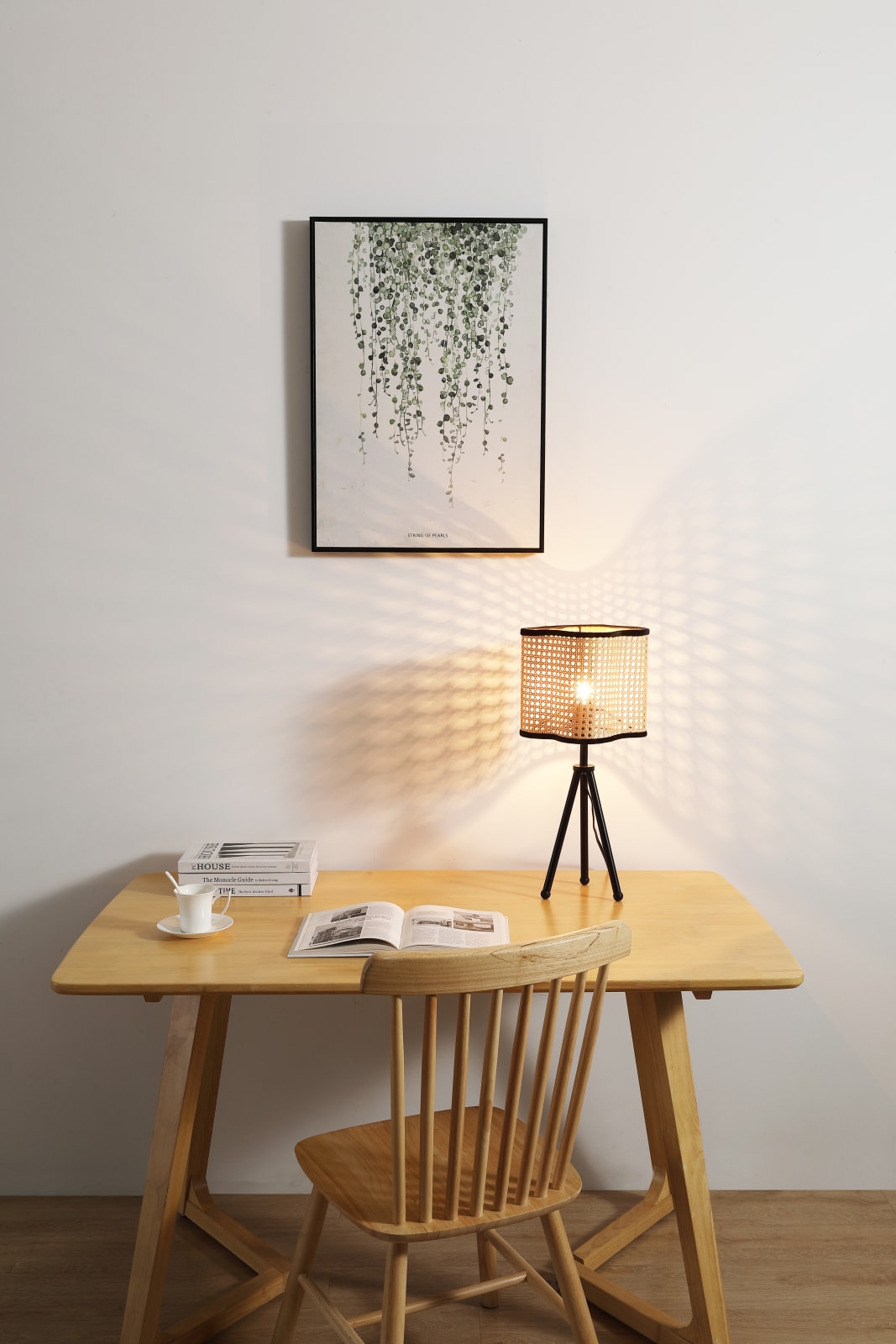 Gal Table Lamp — installation 3