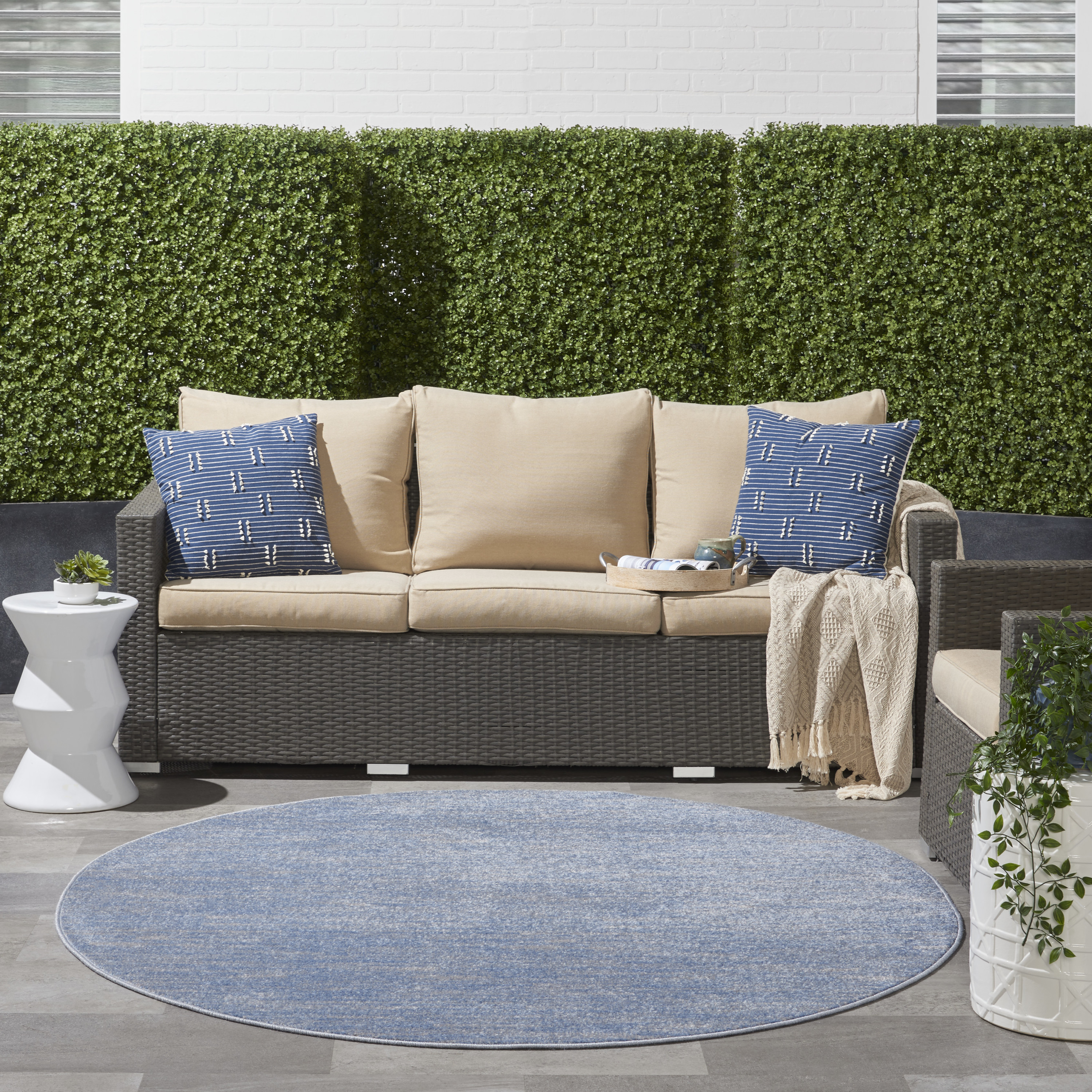 Nourison Nourison Essentials 6' x Round Blue Grey Outdoor Rug