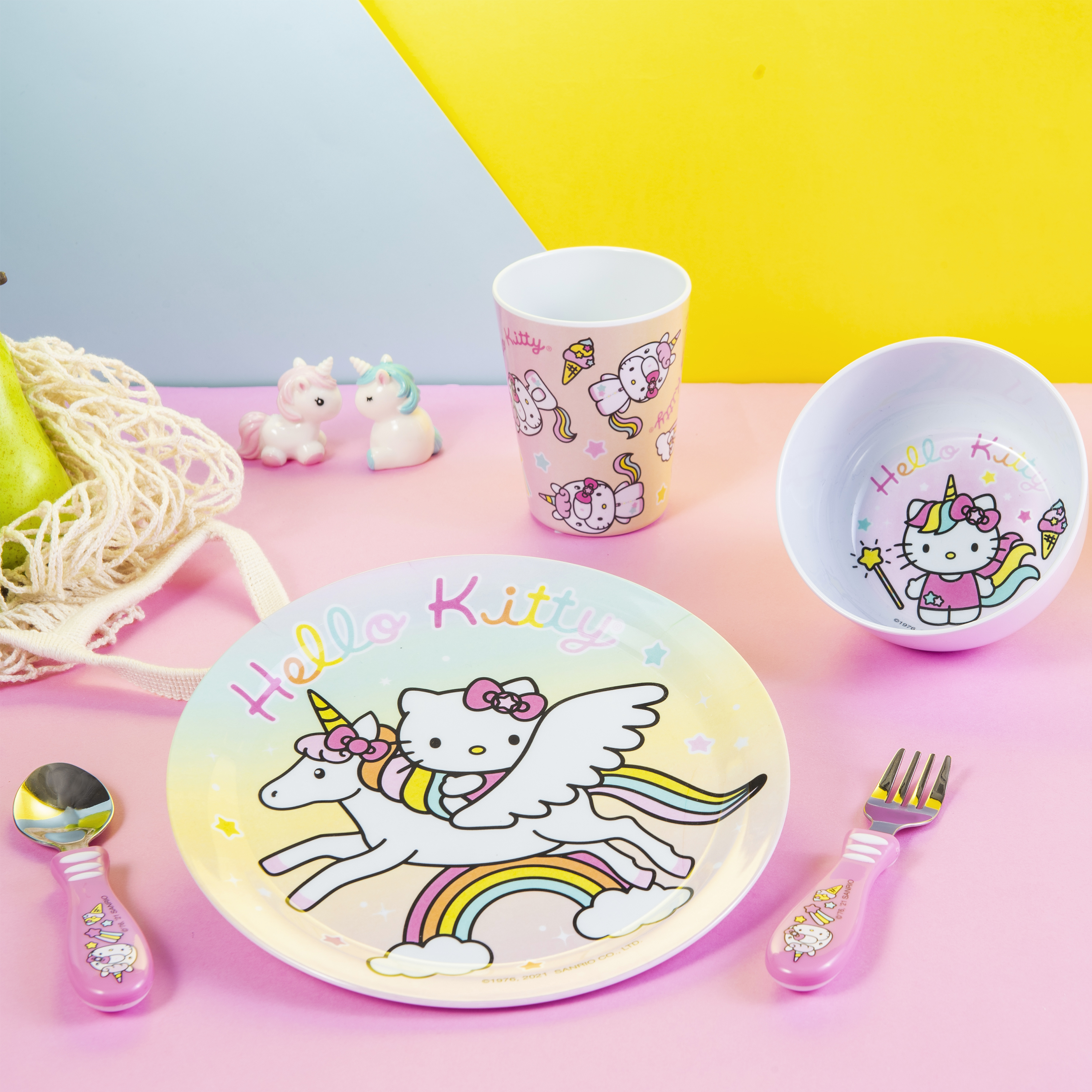 Sanrio Dinnerware Set, Hello Kitty, 5-piece set slideshow image 3 Sanrio Dinnerware Set, Hello Kitty, 5-piece set slideshow image 3