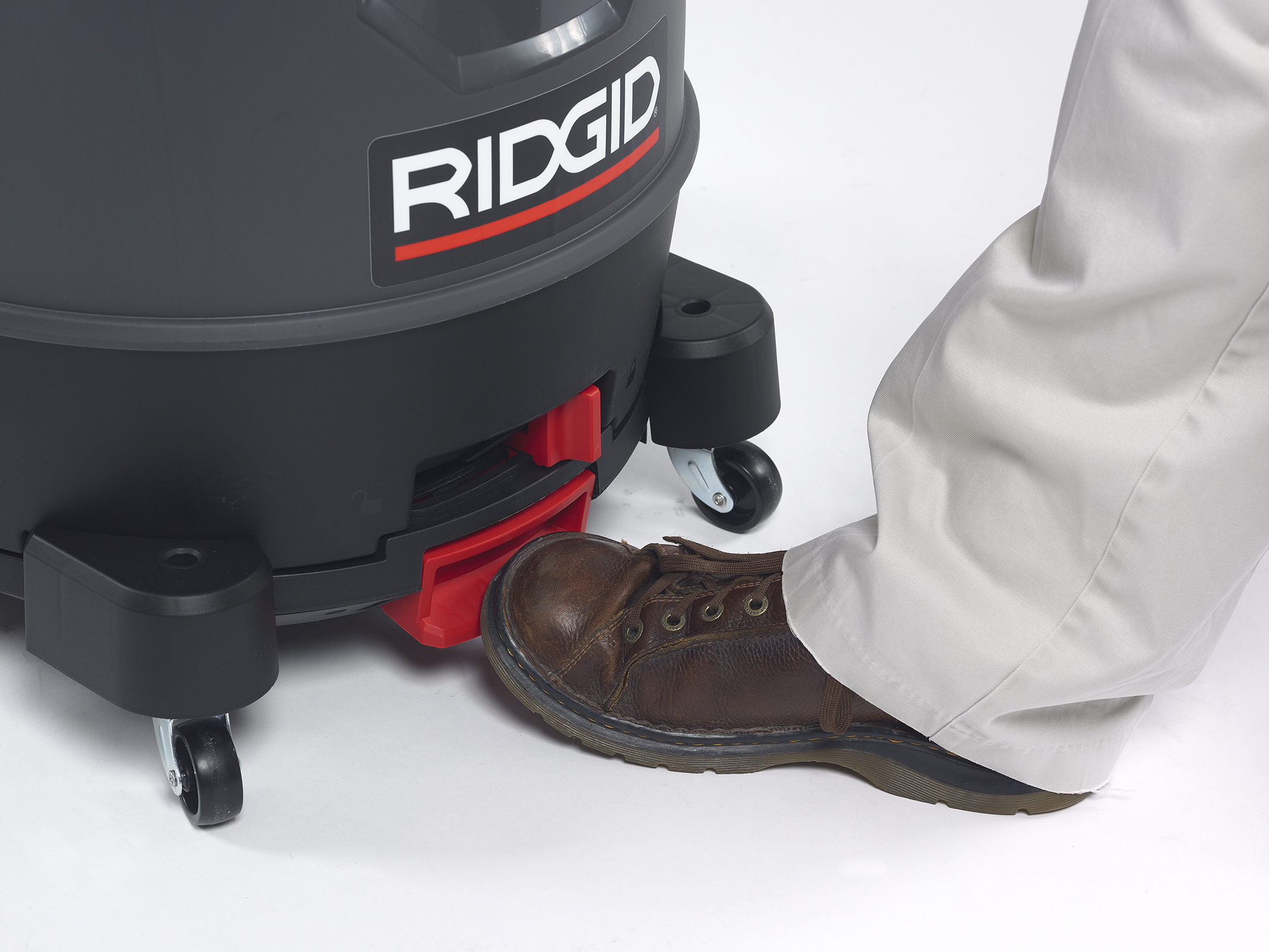 16 Gallon Motor-On-Bottom Wet/Dry Vac (1650RV) - Image 7
