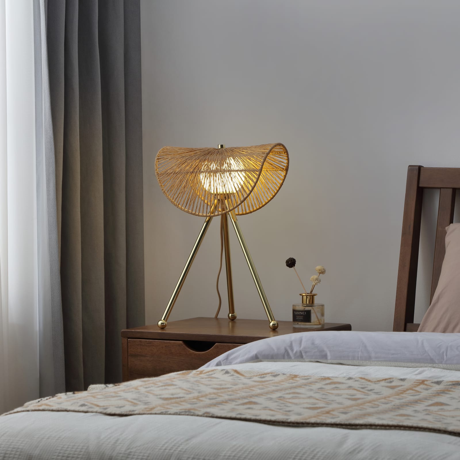 Sovev Table Lamp — installation 2