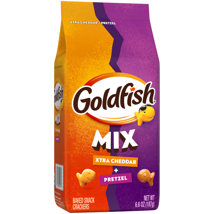 Goldfish® Flavor Blasted® Xtra Cheddar + Pretzel Baked Snack Crackers, 6.6 oz, bag - Left Angle Image