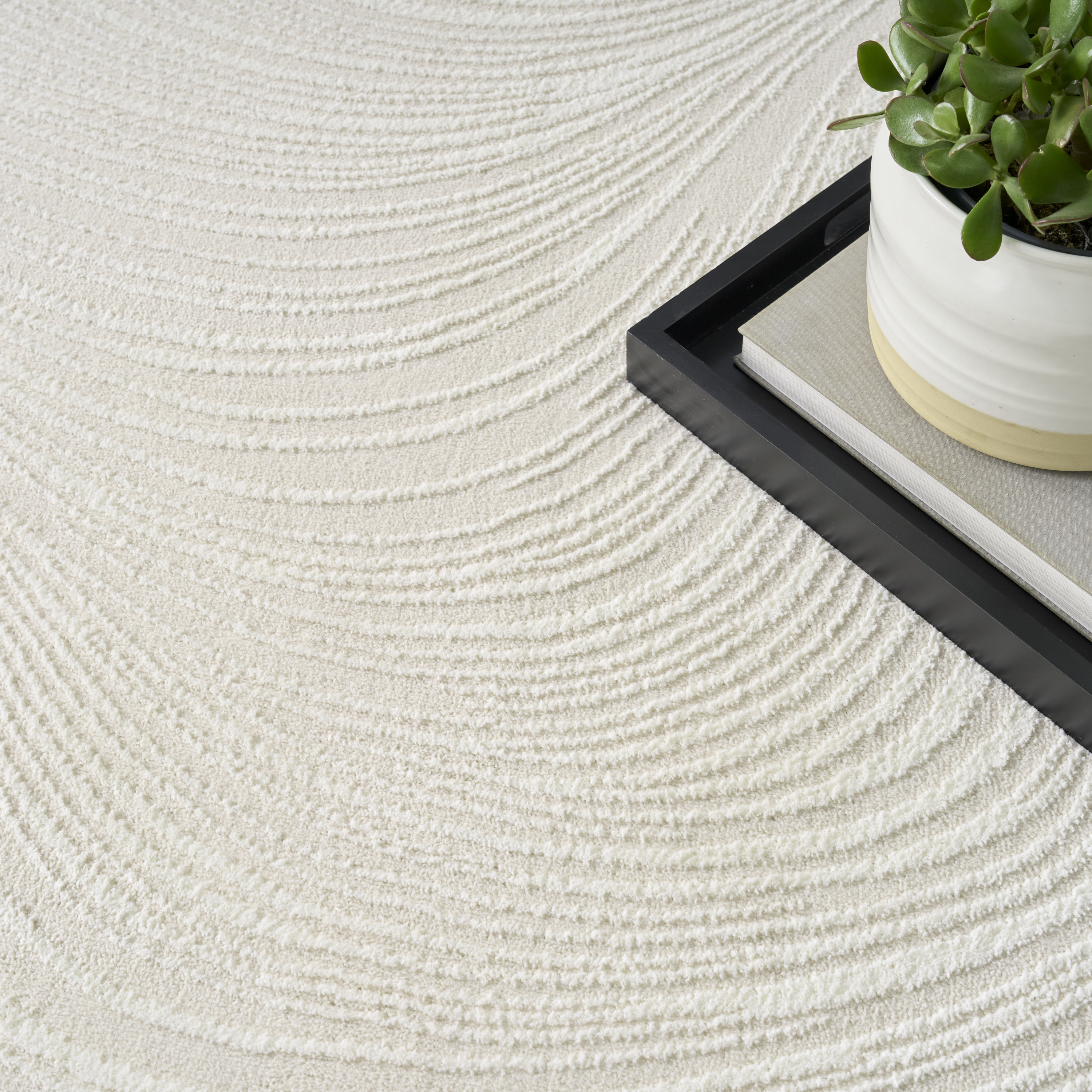 DKNY Central Park West 3'11" x 5'11" Ivory Modern Indoor Rug