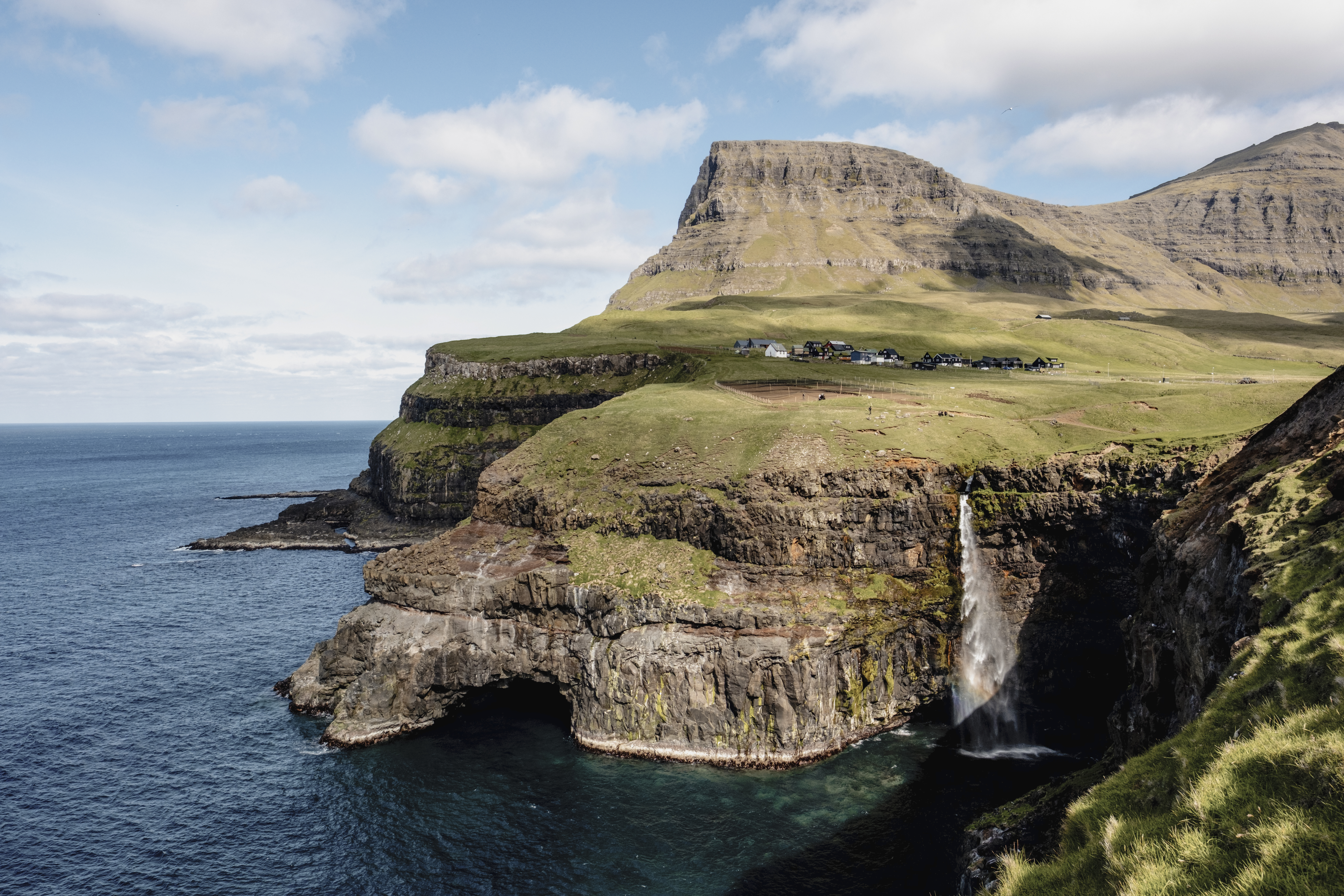 Reykjavik → Southampton (19 nights)
