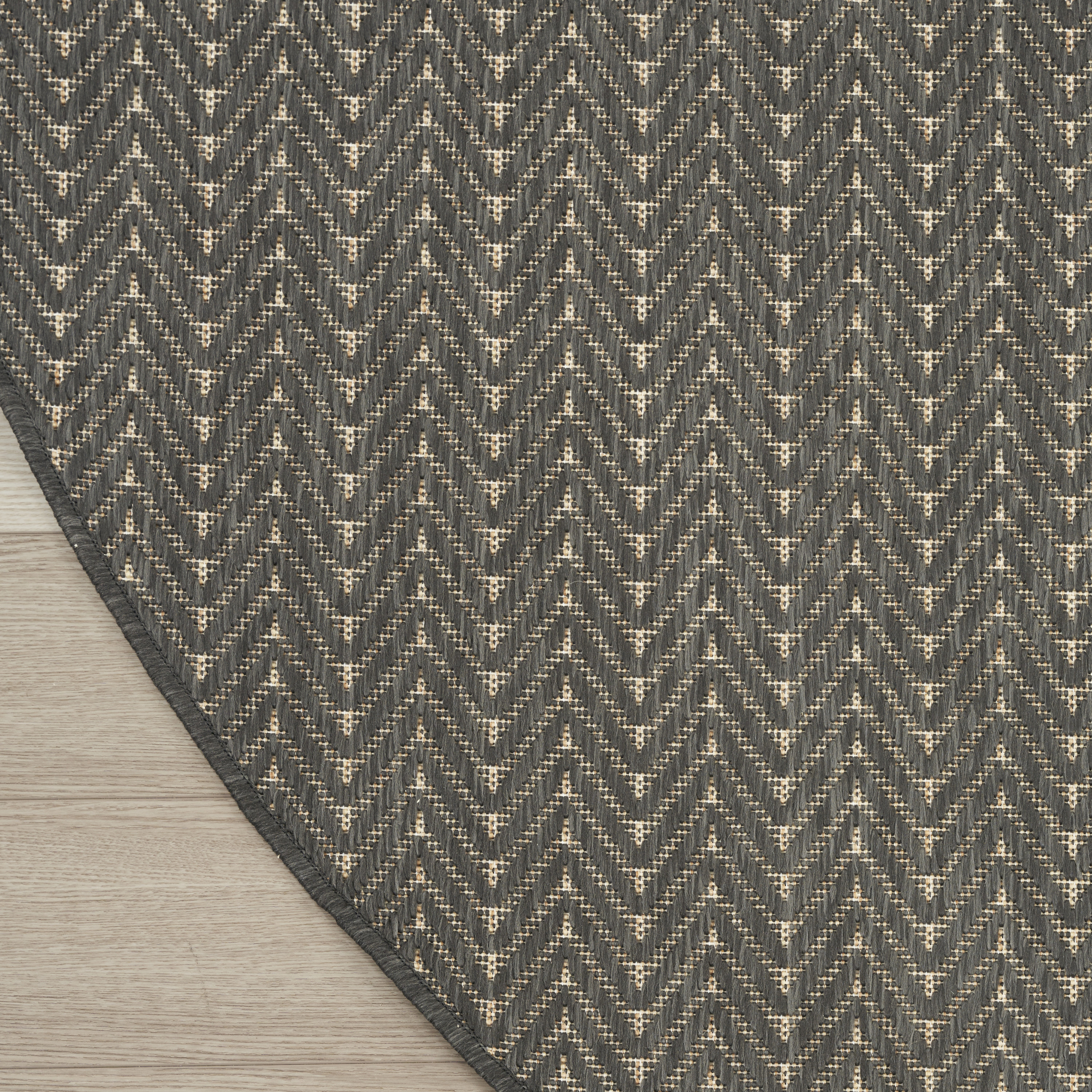 Nourison Horizon Indoor/Outdoor 5' x Round Charcoal Modern Rug