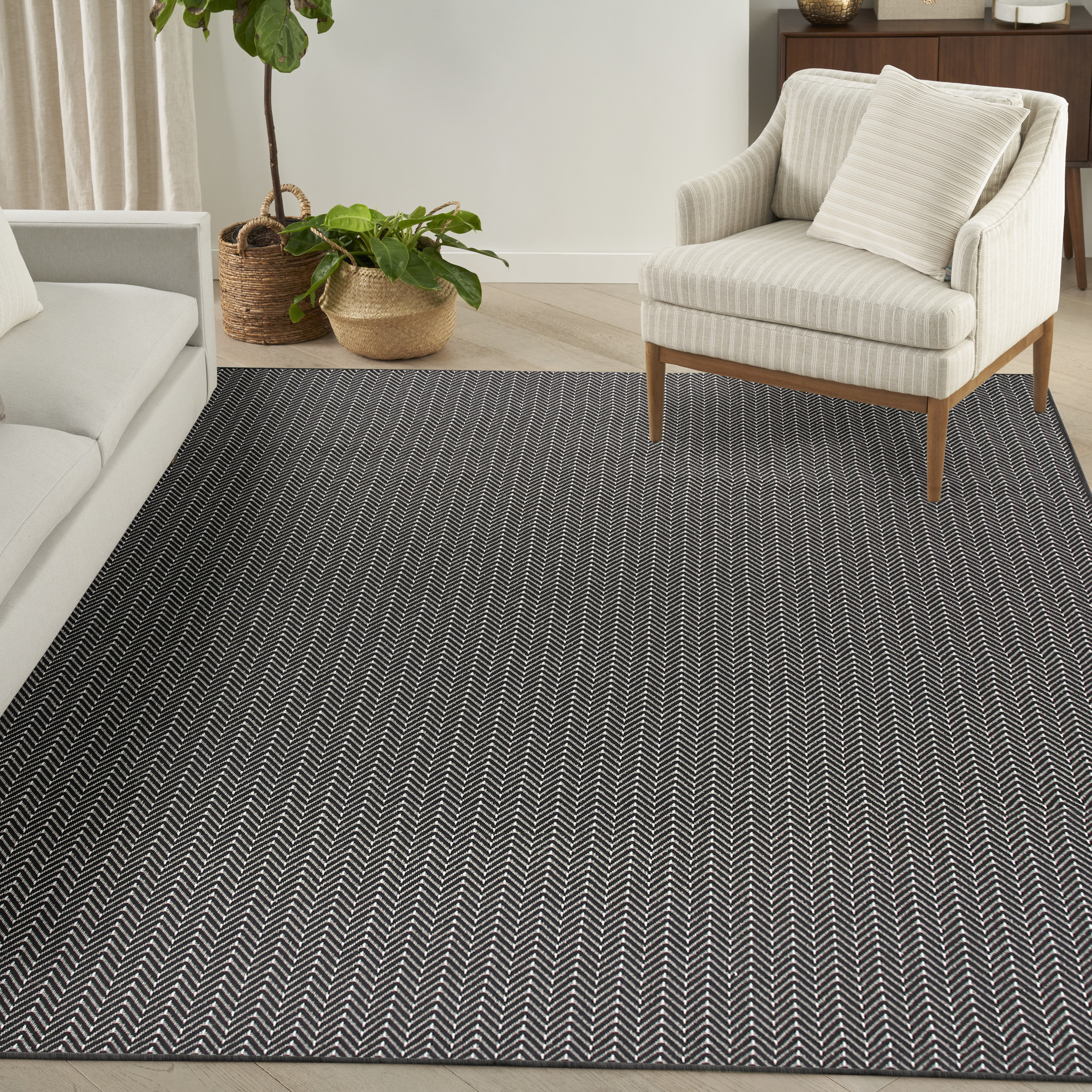 Nourison Horizon Indoor/Outdoor 8' x 10' Black Modern Rug