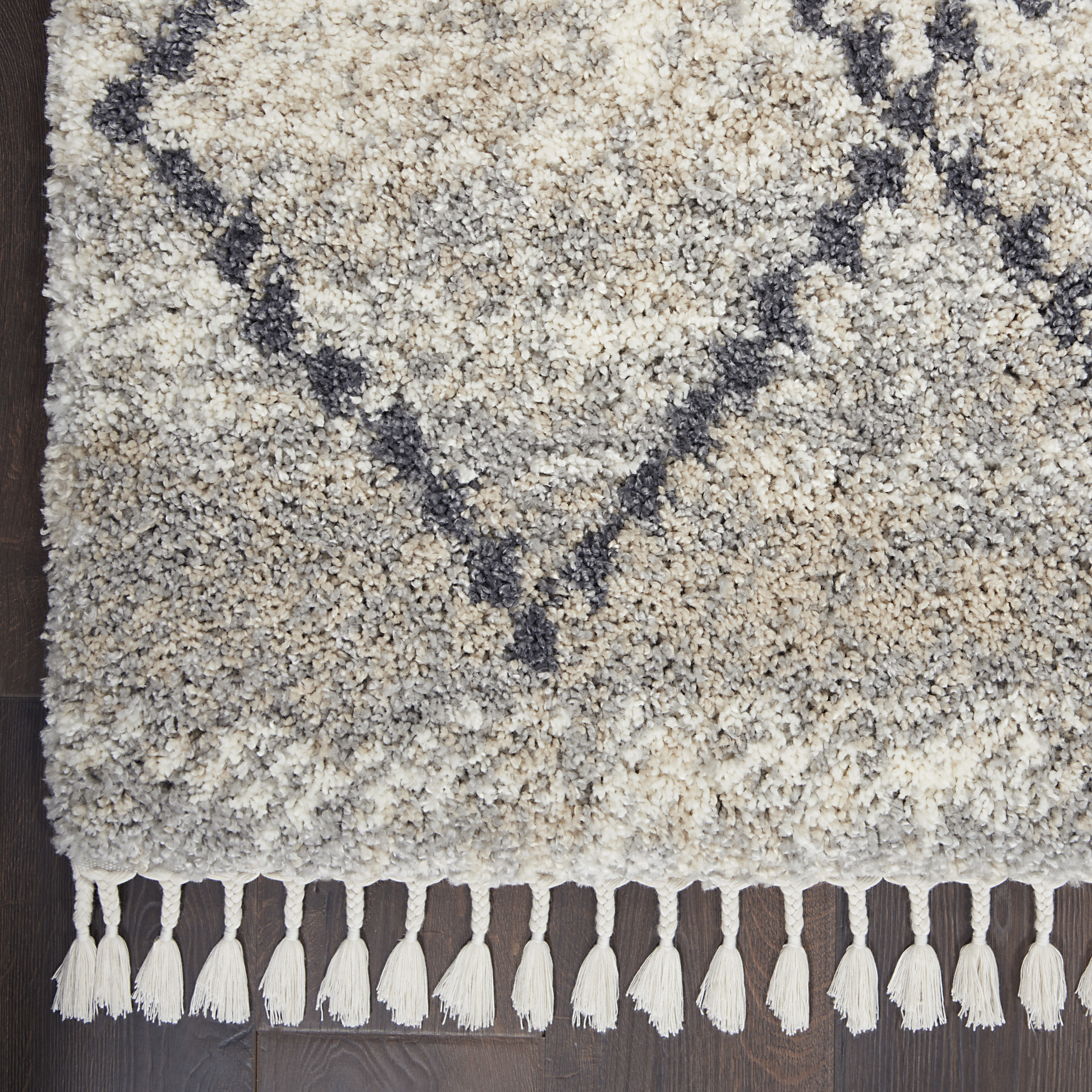 Nourison Oslo Shag 4' x 6' Silver Grey Shag Indoor Rug