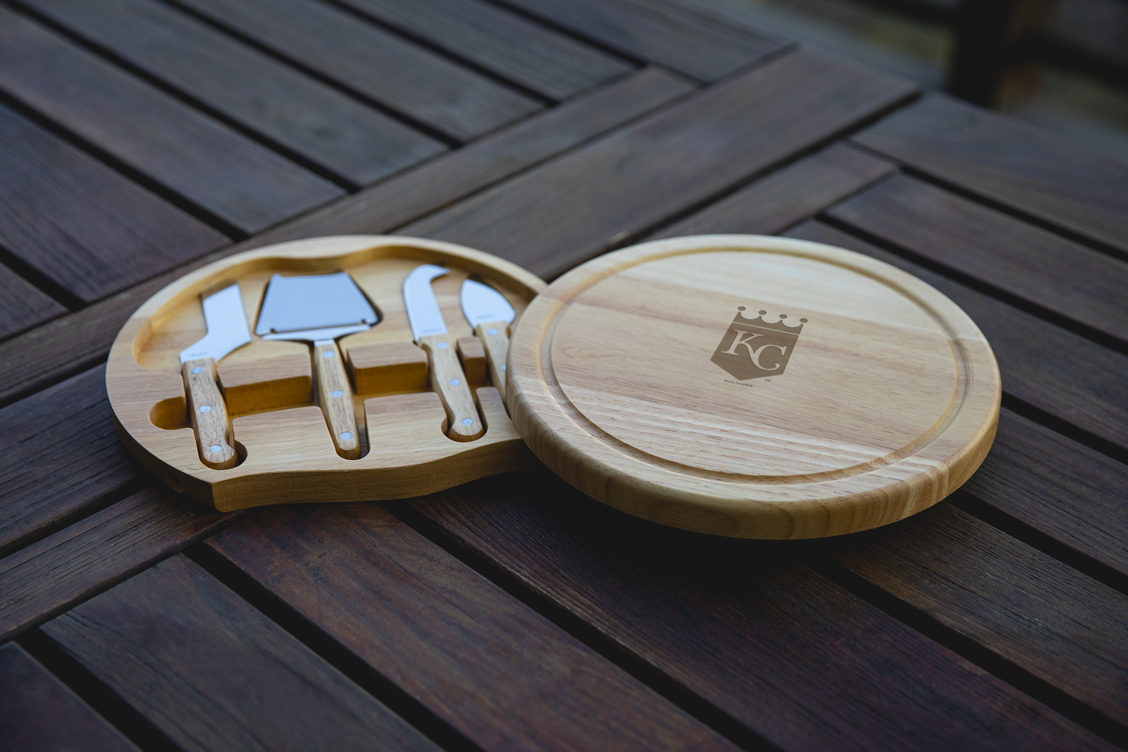 Kansas City Royals - Circo Cheese Cutting Board & Tools Set