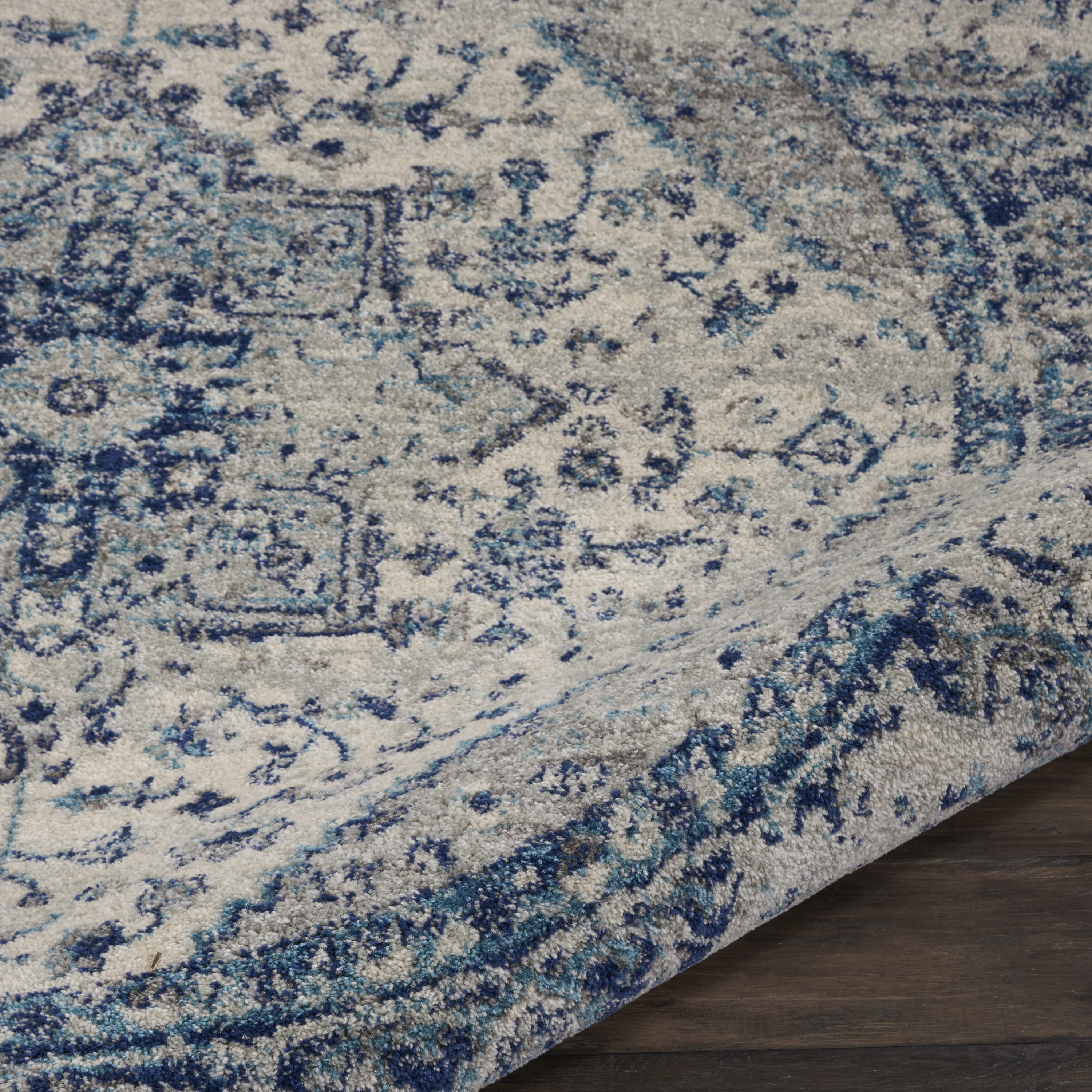 Nourison Tranquil 4' x Round Ivory Light Blue Vintage Indoor Rug