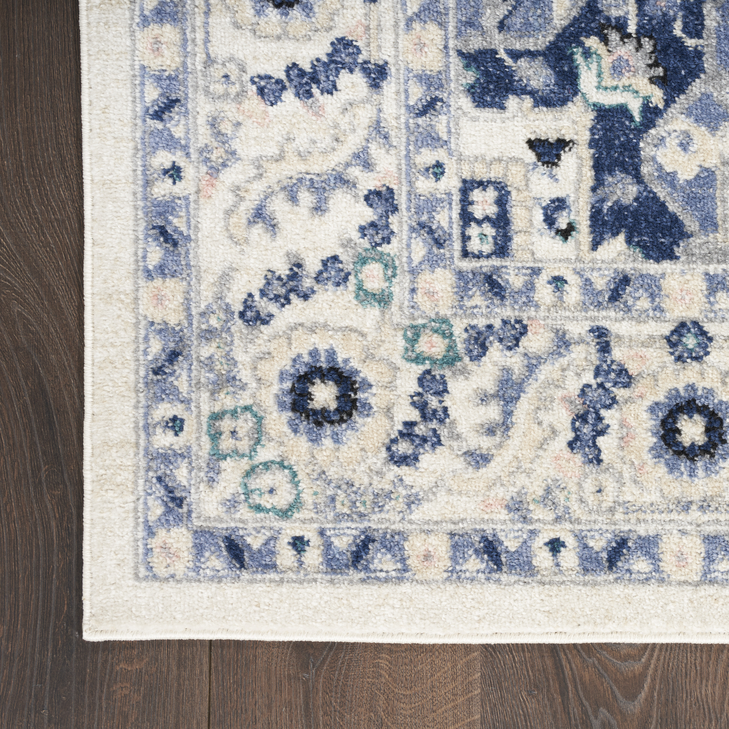Nourison Passion 5'3" x 7'3" Ivory/Grey Bohemian Indoor Rug