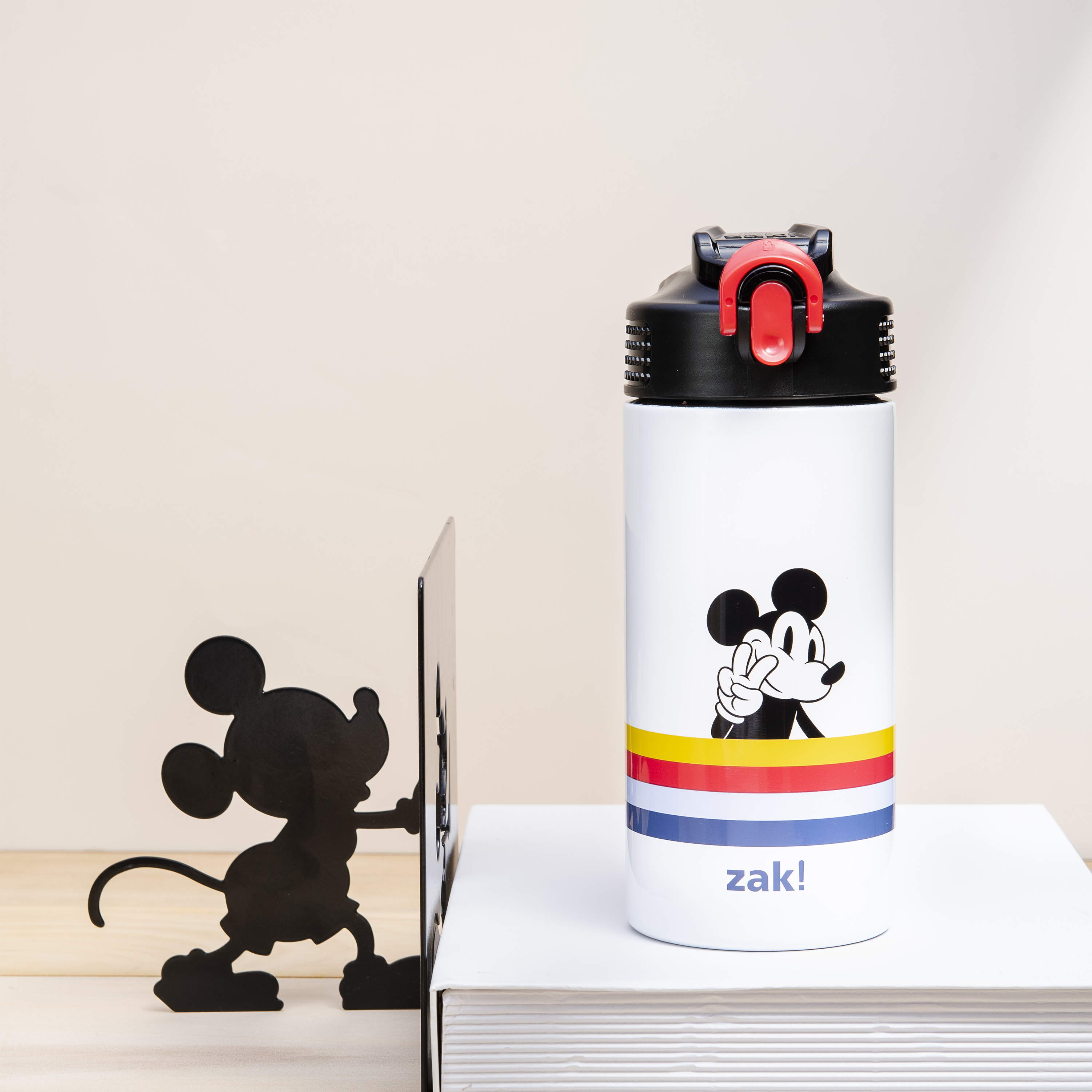 Disney 14 ounce Stainless Steel Vacuum Insulated Water Bottle, Mickey Mouse and Minnie Mouse slideshow image 11 Disney 14 ounce Stainless Steel Vacuum Insulated Water Bottle, Mickey Mouse and Minnie Mouse slideshow image 11