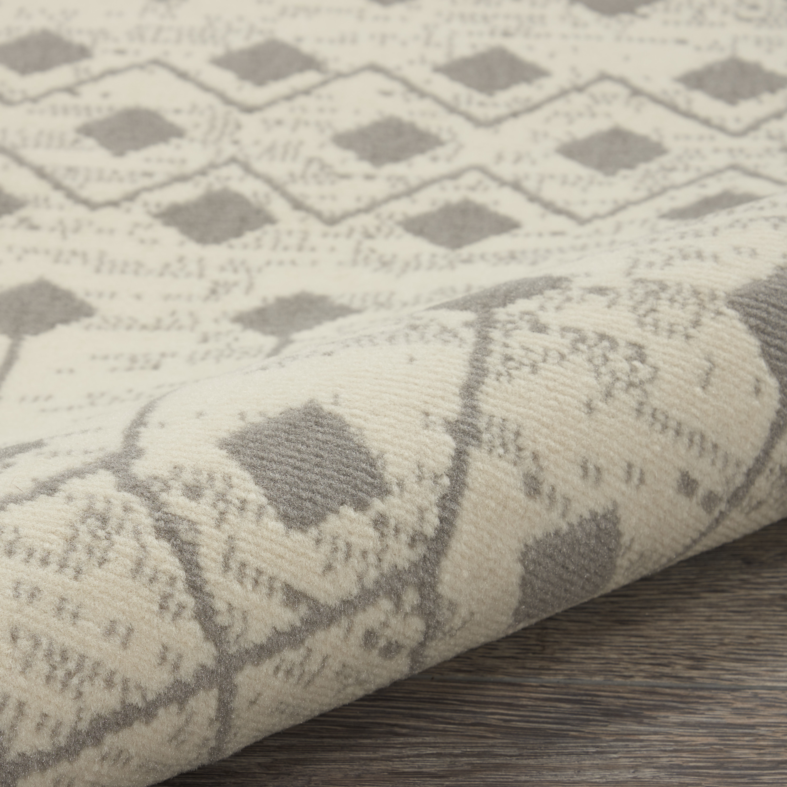 Nourison Grafix 2'3" x 12' Ivory/Grey Bohemian Indoor Rug