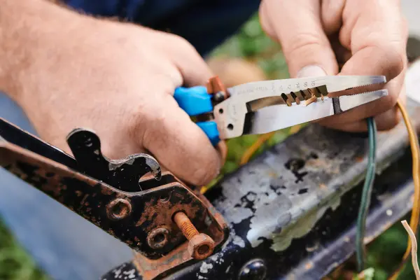 968 7.5-inch Forged Wire Stripper