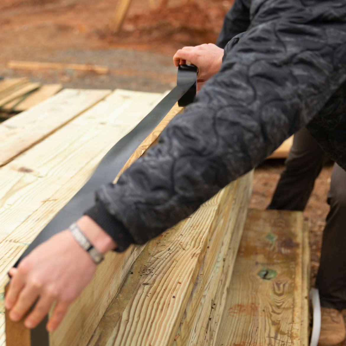 FrogTape™ Pro Grade Deck and Joist Flashing Tape Application Image 2