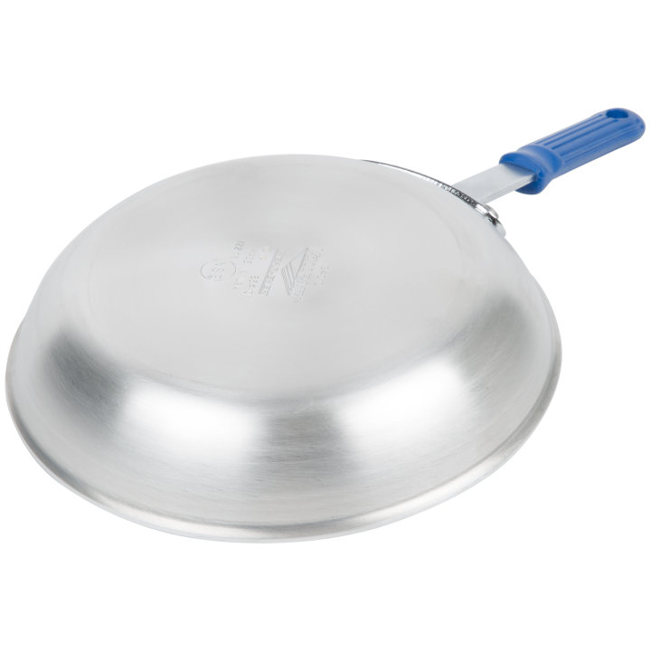 10-inch Wear-Ever® fry pan with PowerCoat2™ nonstick coating and Cool Handle® silicone handle