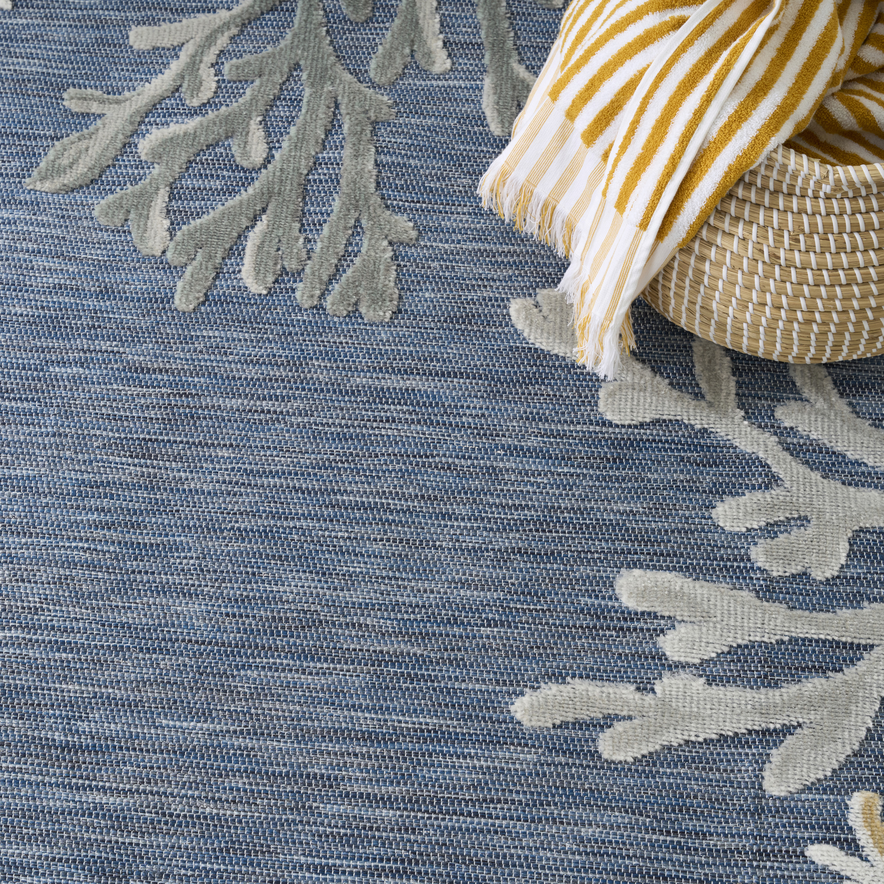 Nourison Suncoast 5'3" x 7'3" Denim Multicolor Coastal, Nautical & Beach Rug