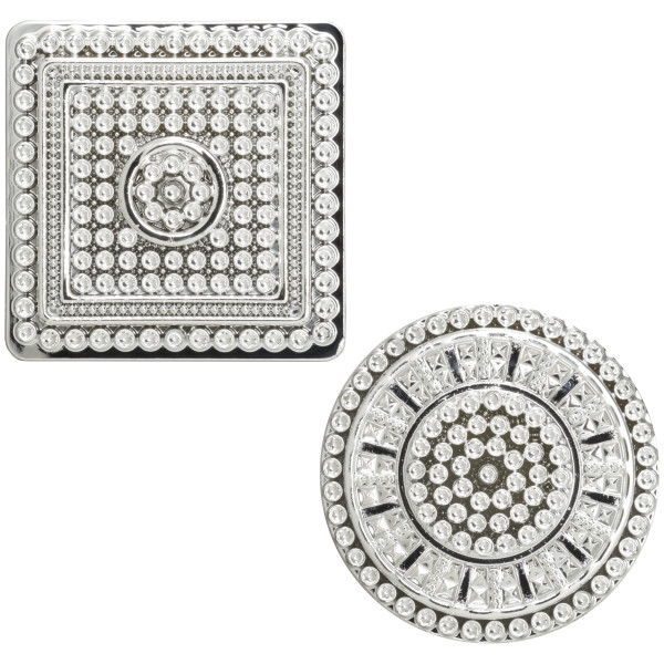 Medallion Embossed Brooch Layon