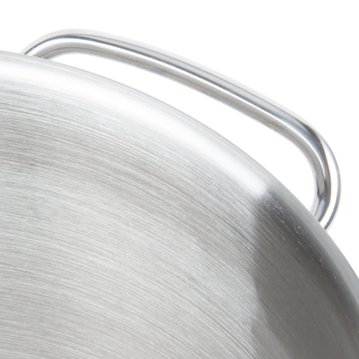 12-quart Intrigue® stainless steel stockpot in mirror finish