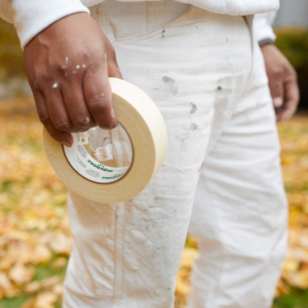 FrogTape<sup>®</sup> High Bond Exterior Painter's Tape<sup>®</sup> Application Image 5