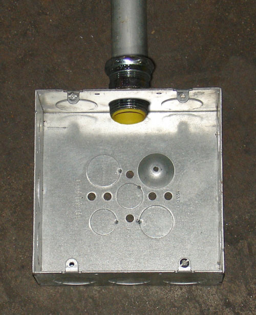 6 Squr Junction Box 2-1/2inDp 1in Knkots