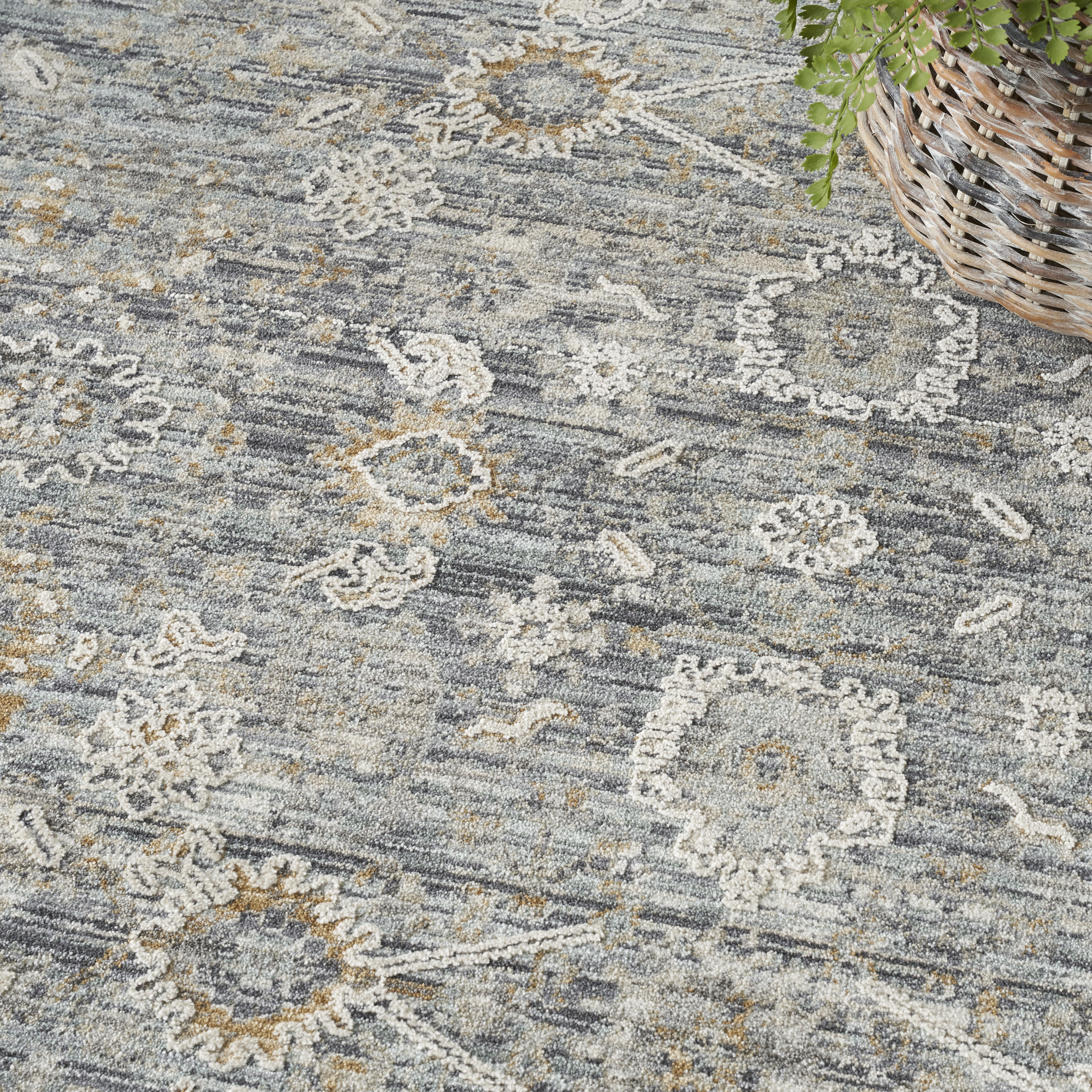 Nourison Lynx 7’10” x Round Charcoal Vintage Indoor Rug