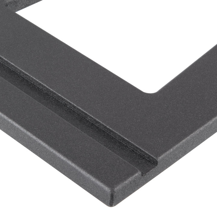 Cubic Display Shelves and Crossbars