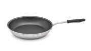 14-inch Wear-Ever® aluminum fry pan with SteelCoat x3™ nonstick coating and silicone handle
