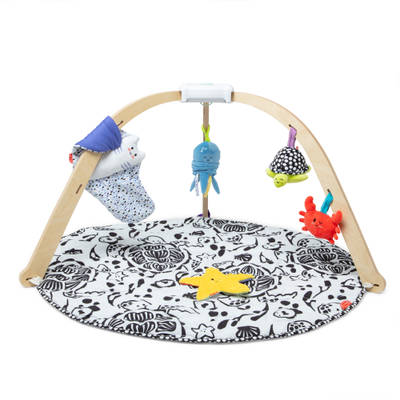 Melissa & Doug Ocean Easy-Fold Play Gym Developmental Toy for Infants, Reversible Mat, 5 Soft Toys, Birth to 9 Months - FSC Certified