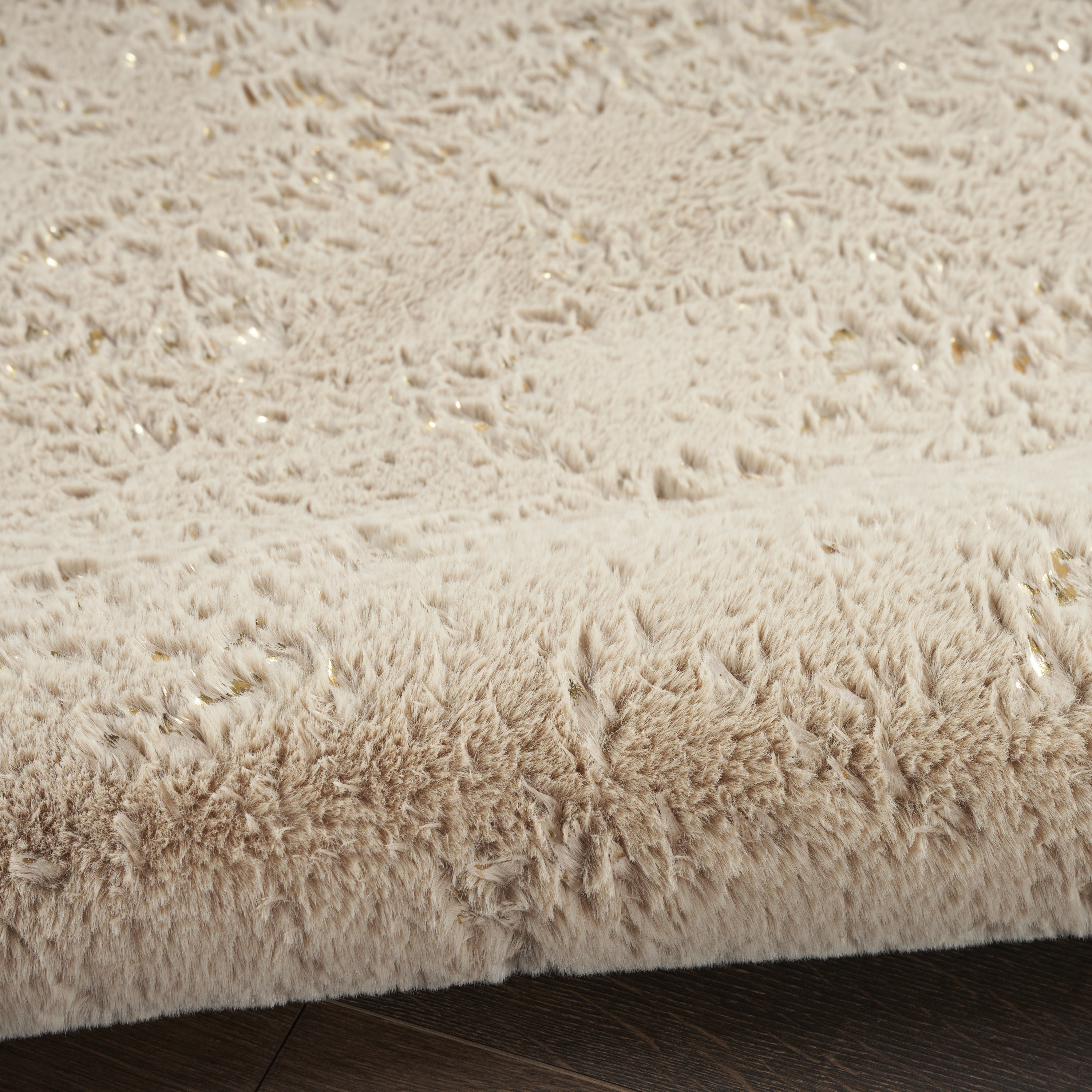 Nourison Cozy Shimmer 5'3" x 7'3" Beige Gold Glam Indoor Rug