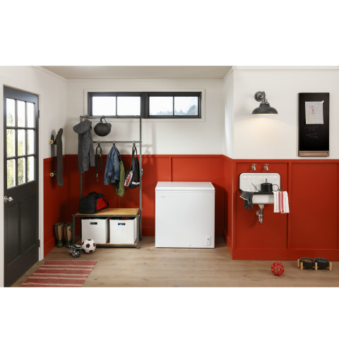 Hotpoint® 7.1 Cu. Ft. Manual Defrost Chest Freezer